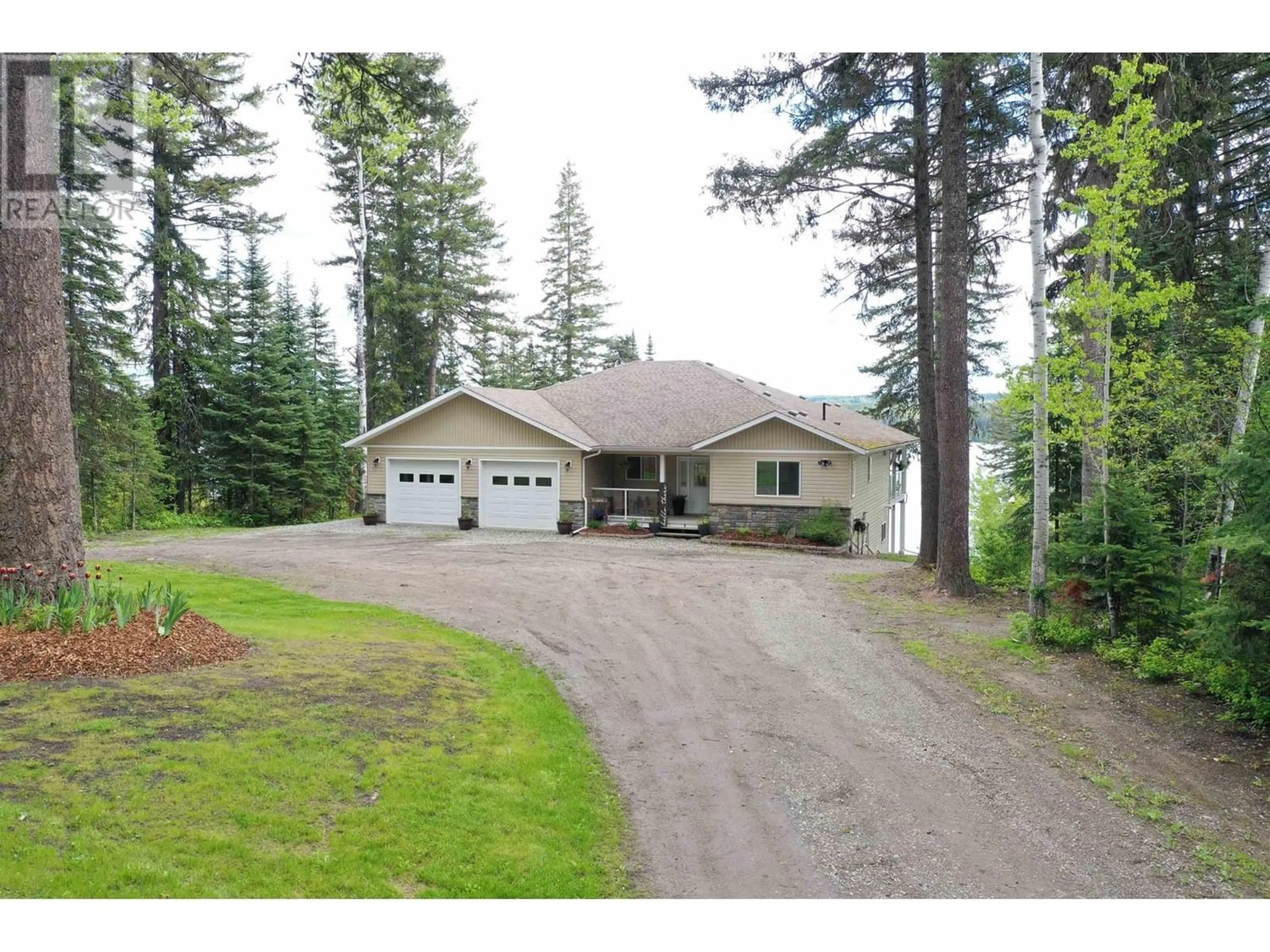 Cottage for 4976 TEN MILE LAKE ROAD, Quesnel British Columbia V2J6X1
