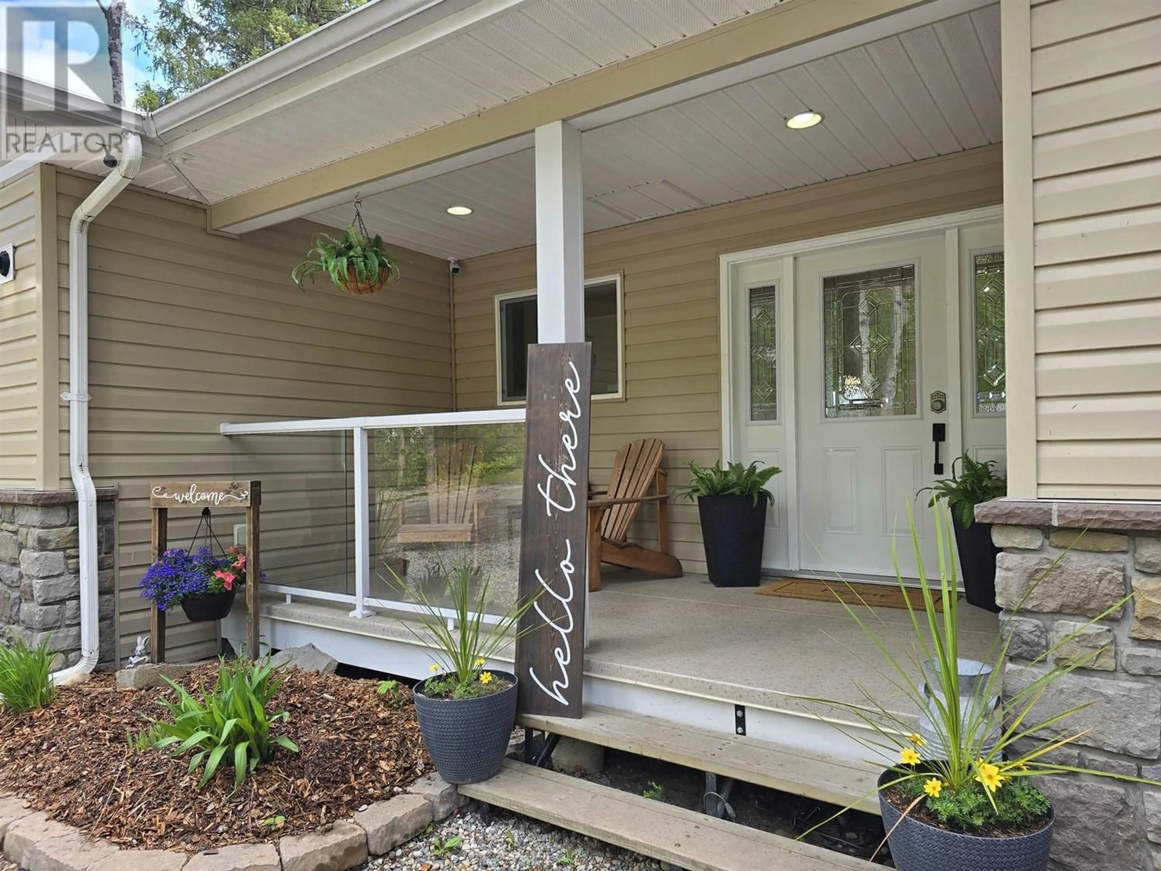 Indoor entryway for 4976 TEN MILE LAKE ROAD, Quesnel British Columbia V2J6X1