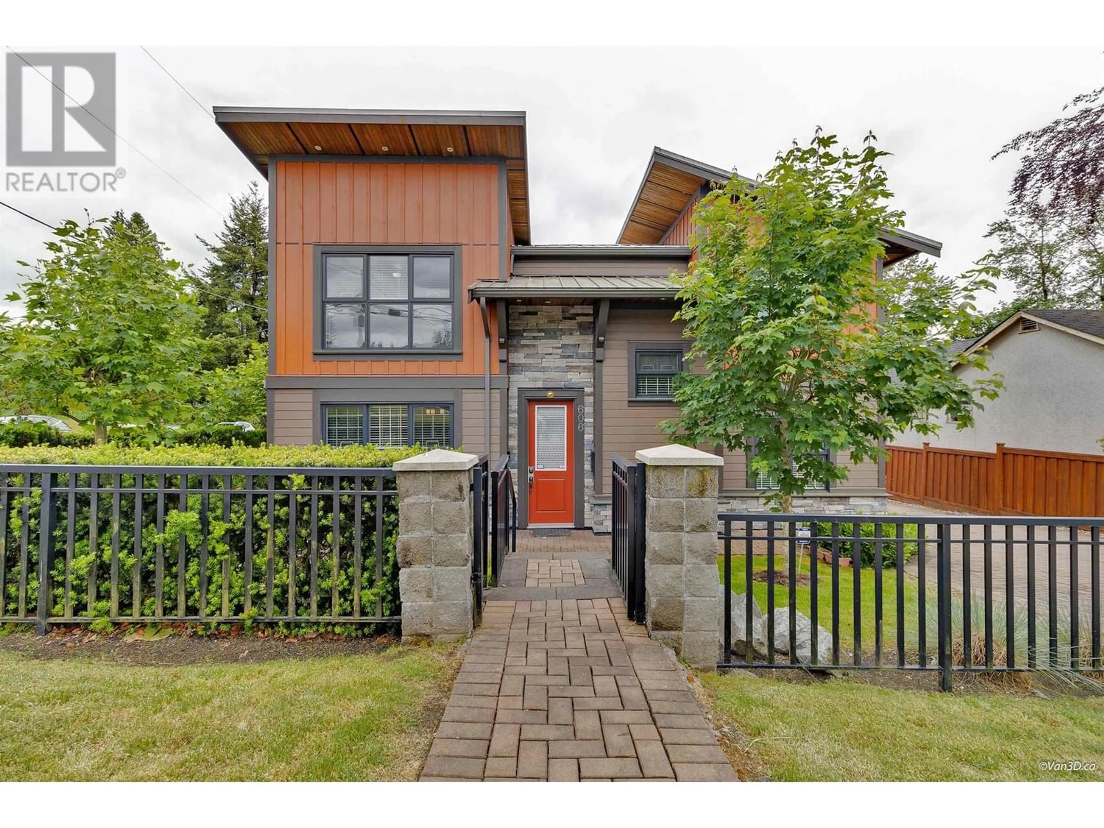 Frontside or backside of a home for 606 ALDERSON AVENUE, Coquitlam British Columbia V3K1T3