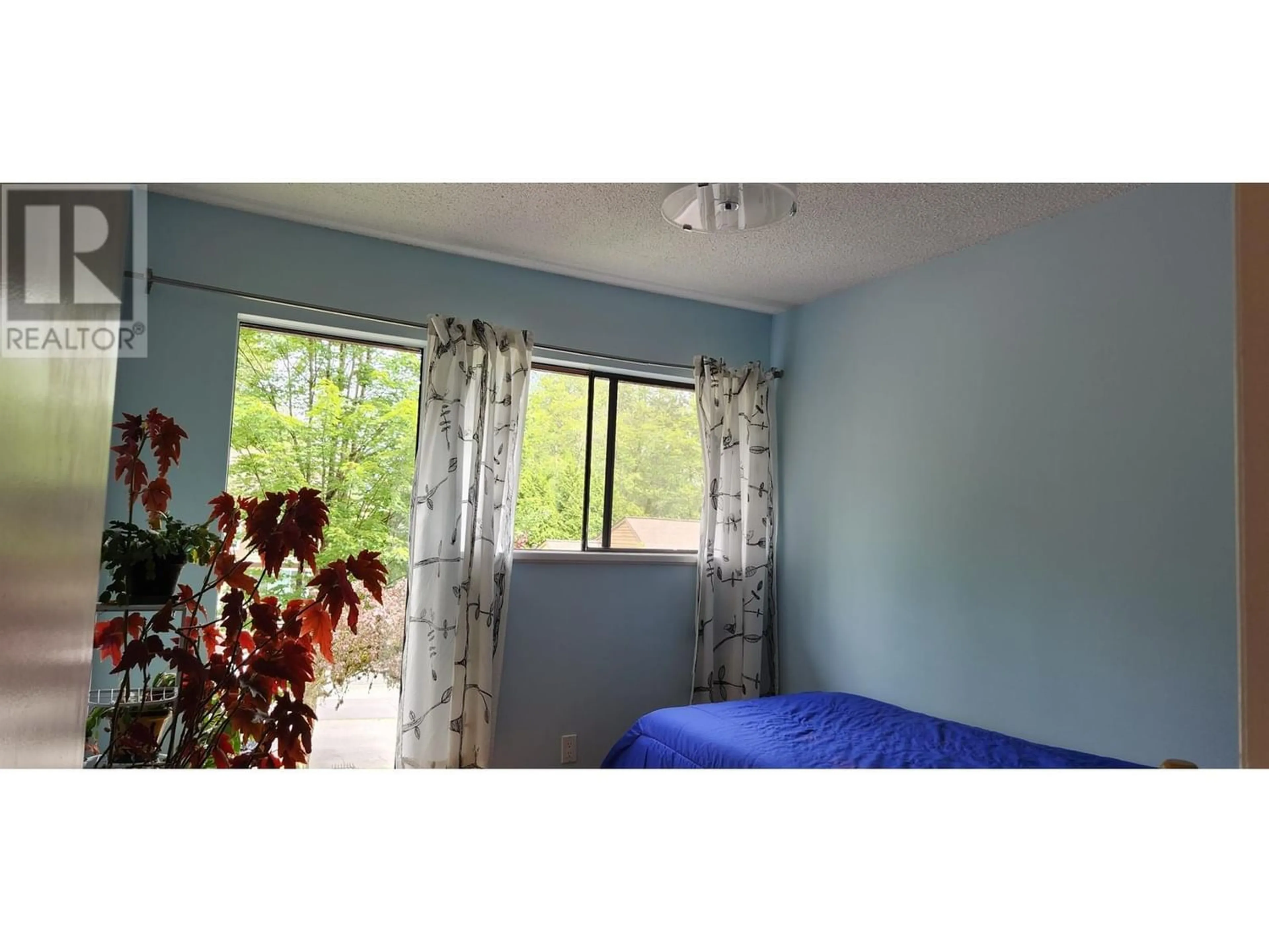 A pic of a room for 4663 GARDEN GROVE DRIVE, Burnaby British Columbia V5G3V2