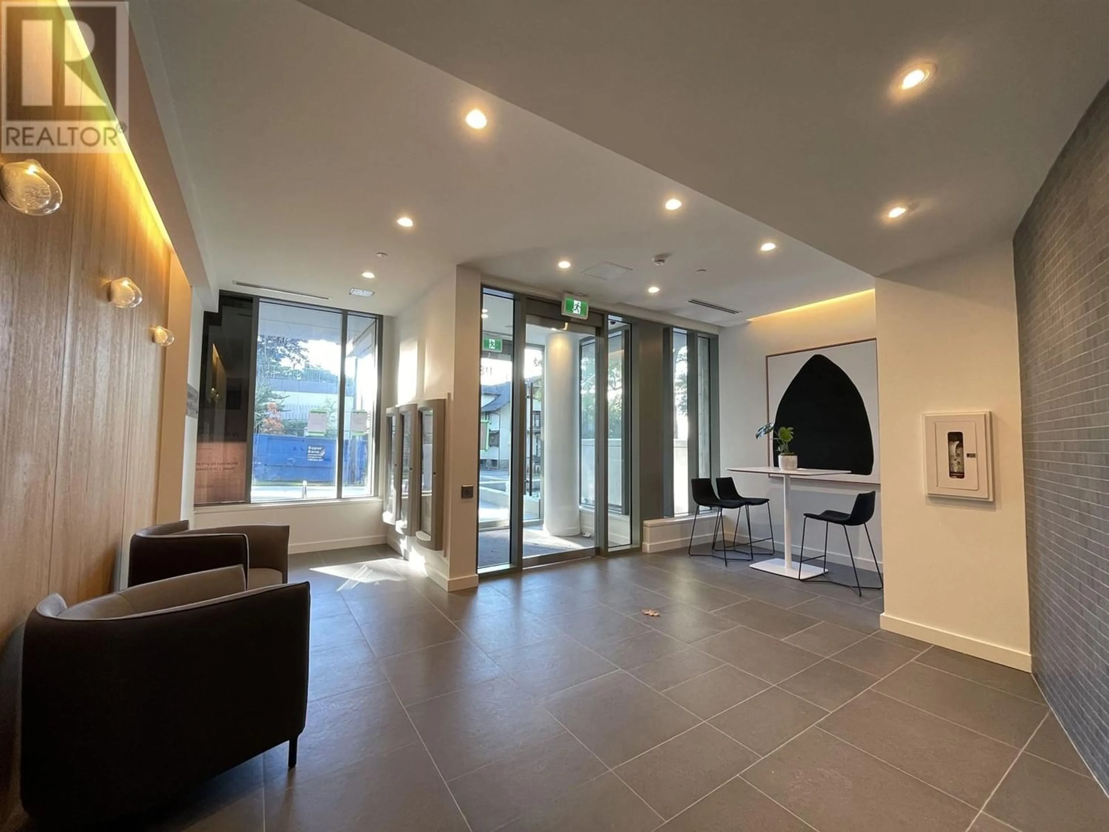Indoor lobby for 605 1180 BROUGHTON STREET, Vancouver British Columbia V6G2B1
