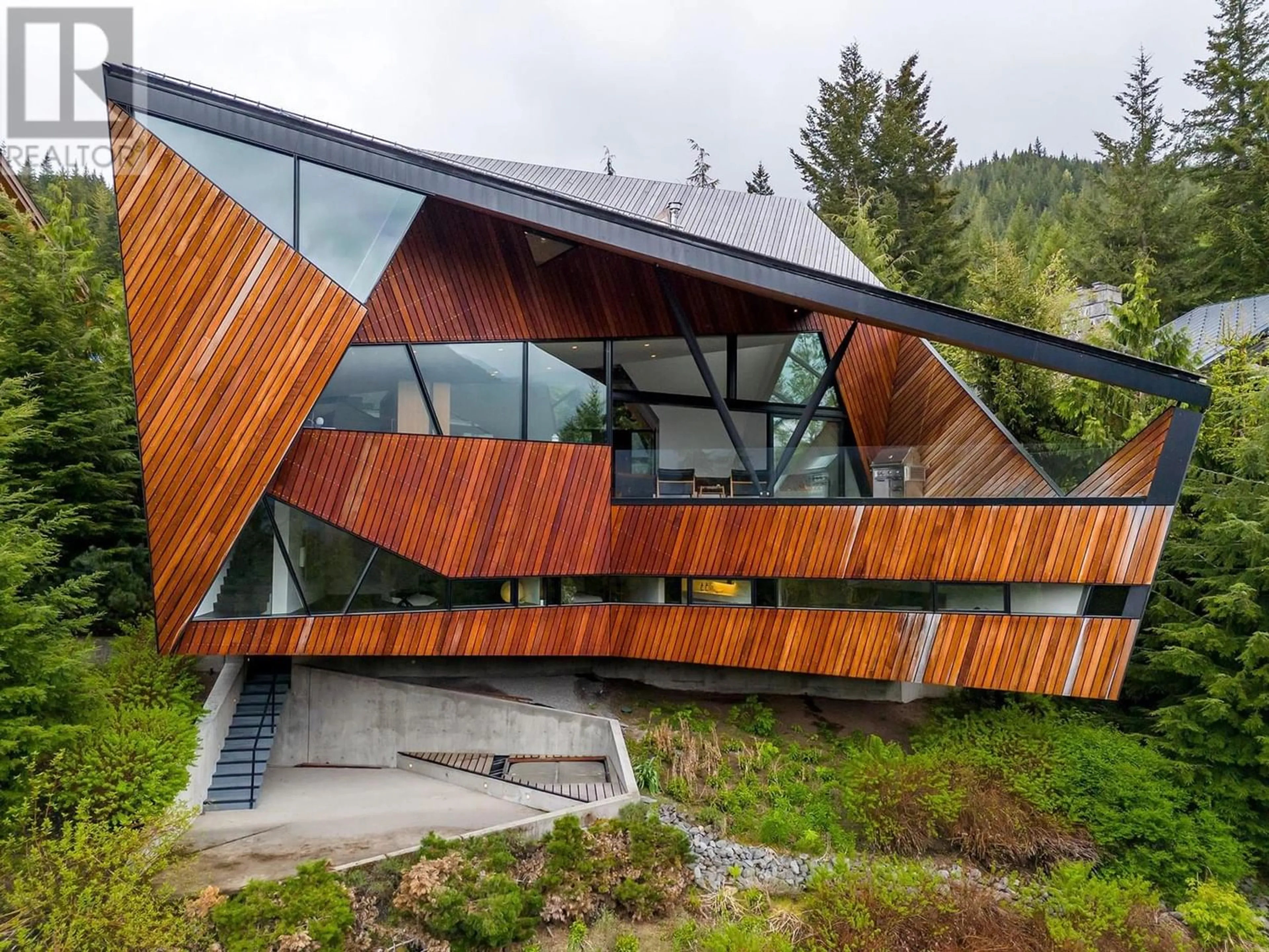 Frontside or backside of a home for 3801 SUNRIDGE PLACE, Whistler British Columbia V0N1B3