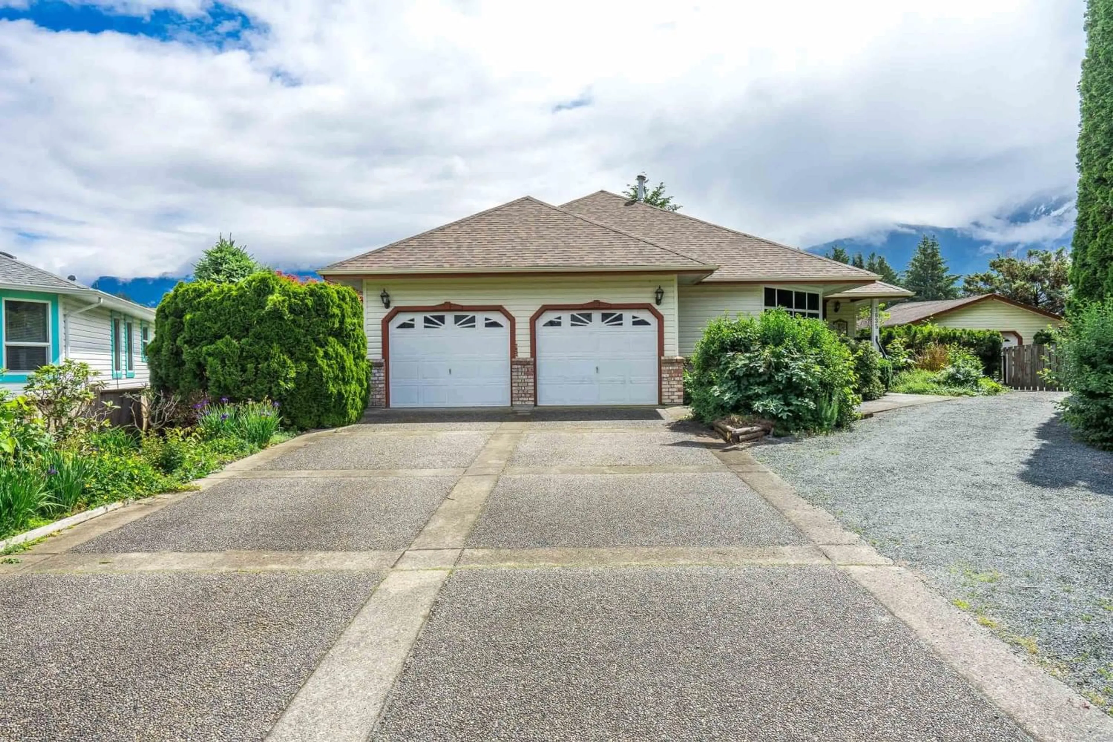 Frontside or backside of a home, cottage for 7035 OAKWOOD DRIVE, Agassiz British Columbia V0M1A3