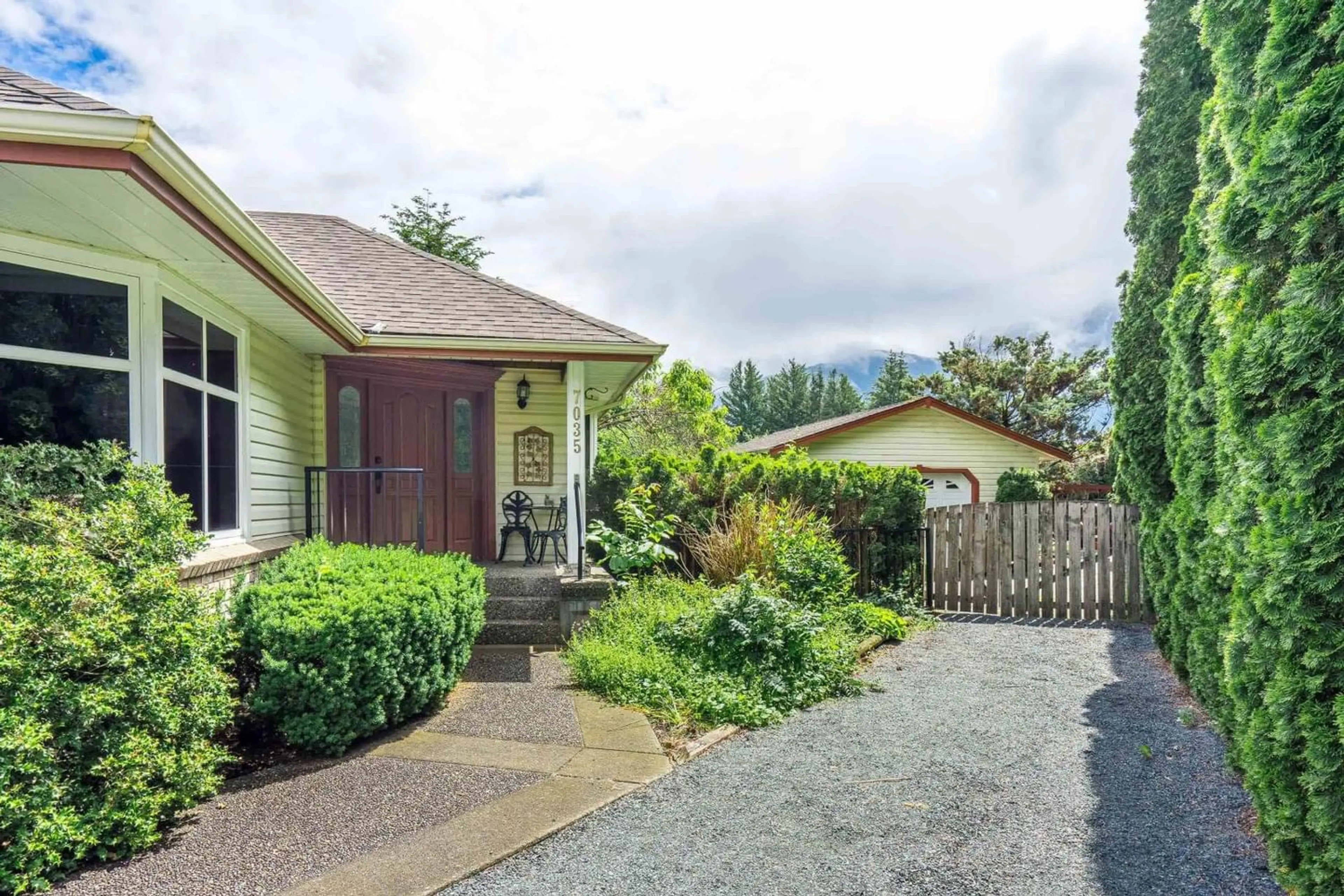 Frontside or backside of a home, cottage for 7035 OAKWOOD DRIVE, Agassiz British Columbia V0M1A3