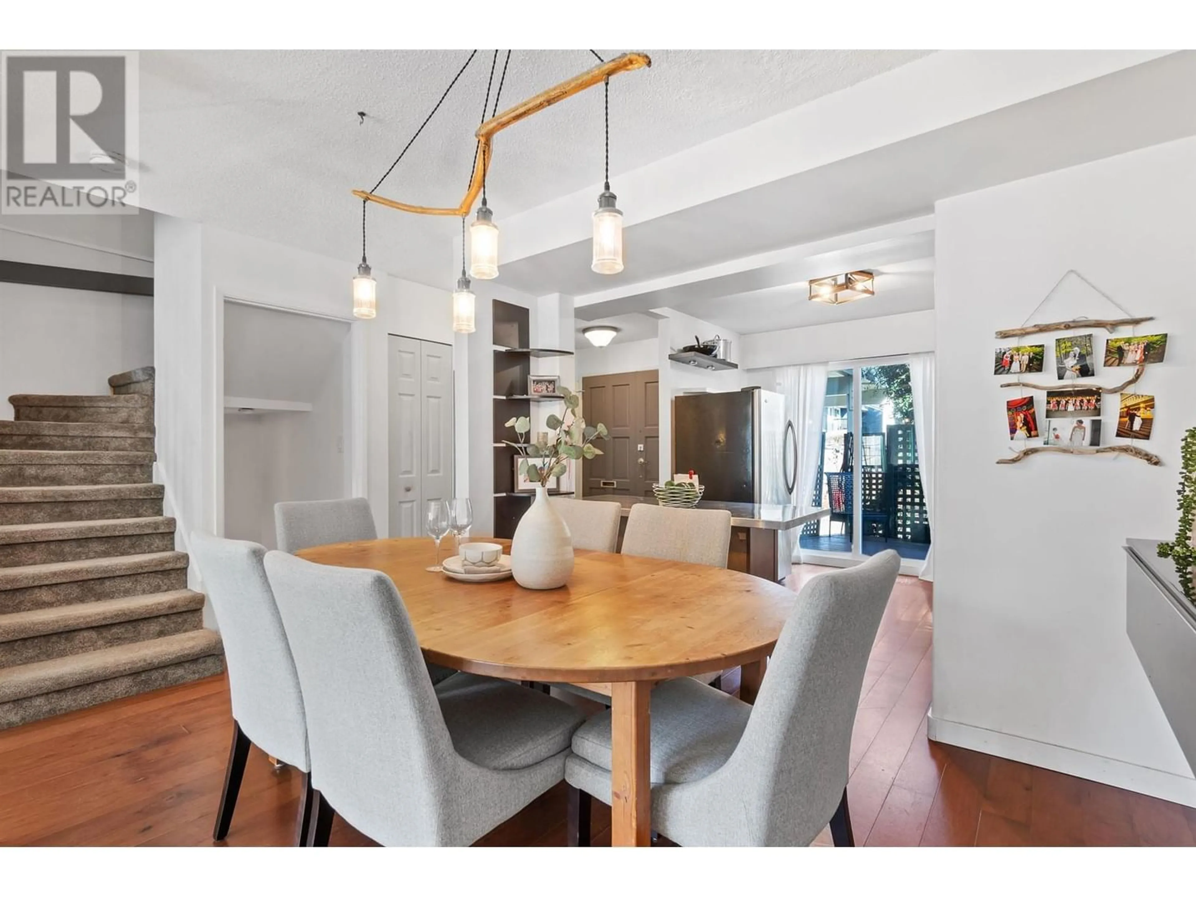 Dining room for 2605 FROMME ROAD, North Vancouver British Columbia V7J2R4