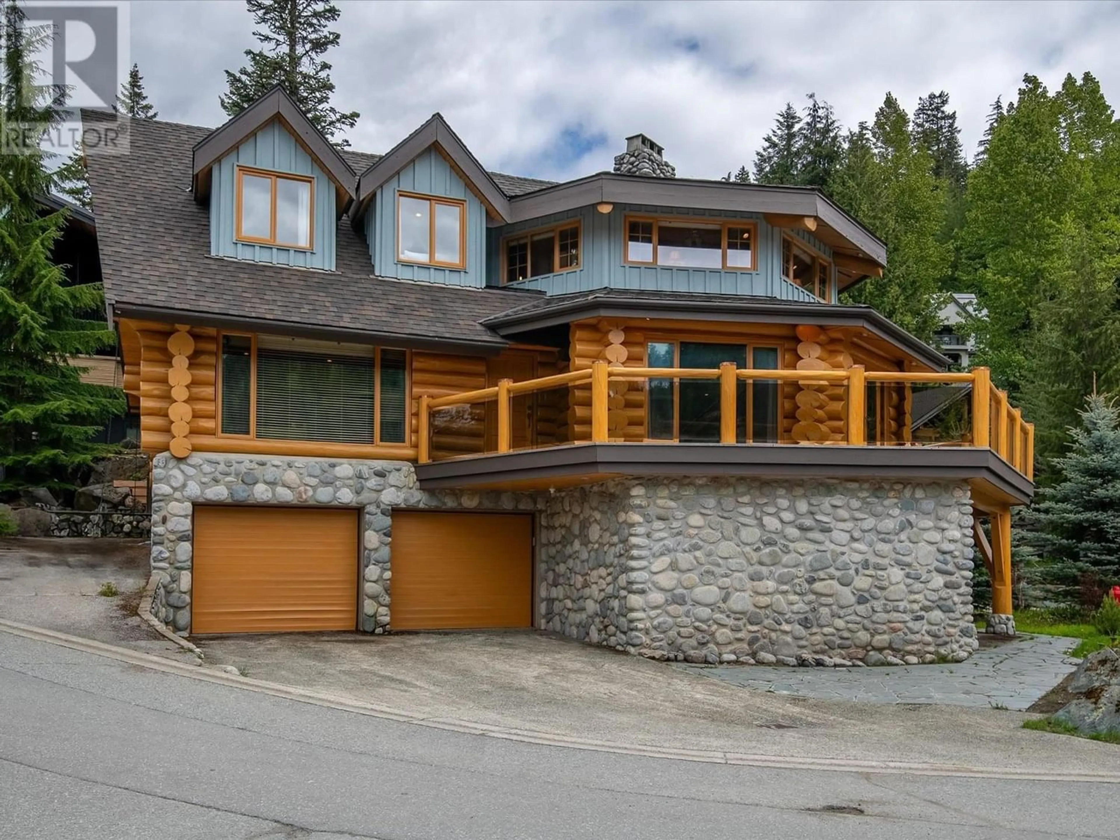 Frontside or backside of a home for 2585 SNOWRIDGE CRESCENT, Whistler British Columbia V8E0P7