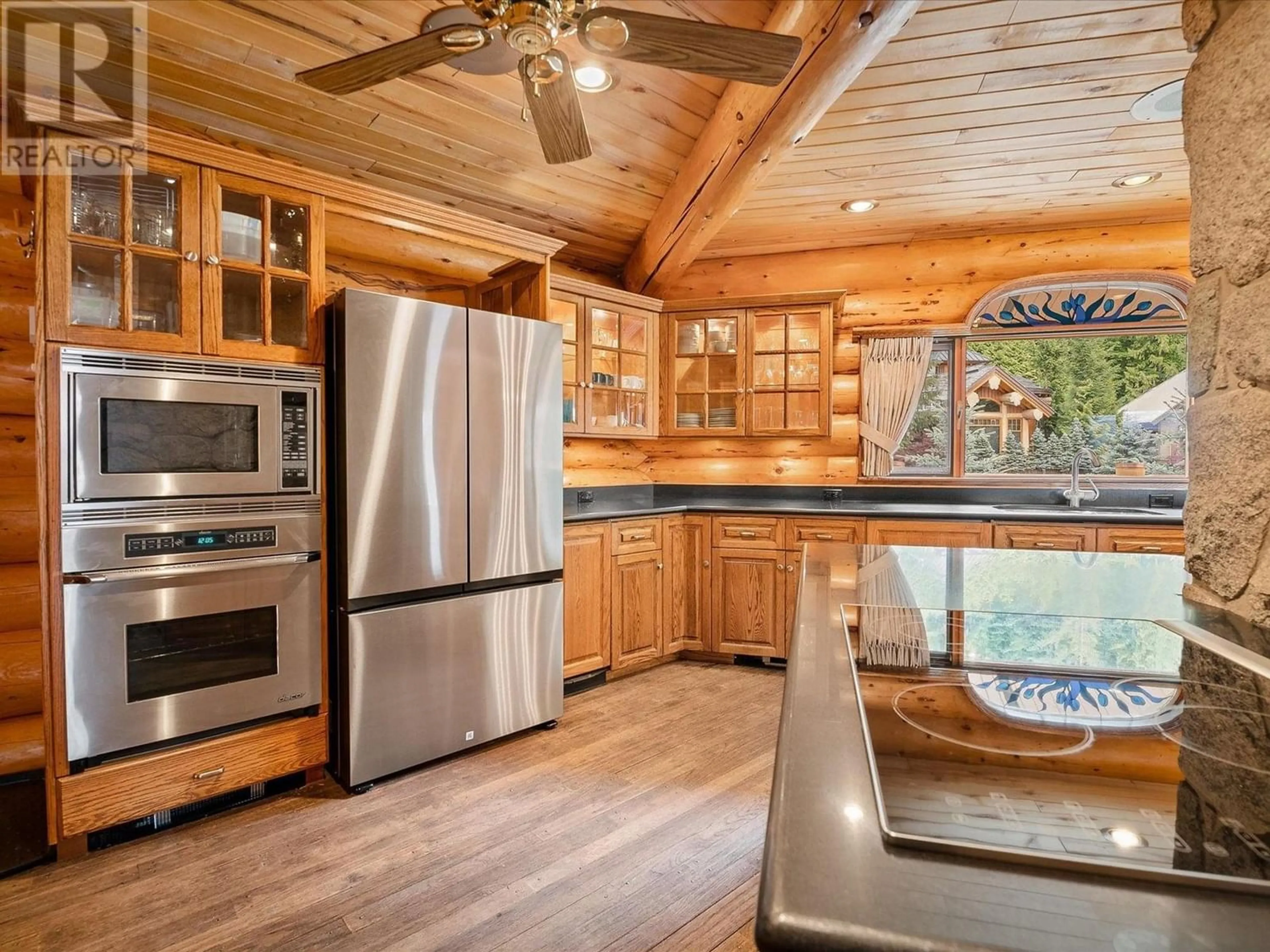 Rustic kitchen, wood floors, cottage for 2585 SNOWRIDGE CRESCENT, Whistler British Columbia V8E0P7