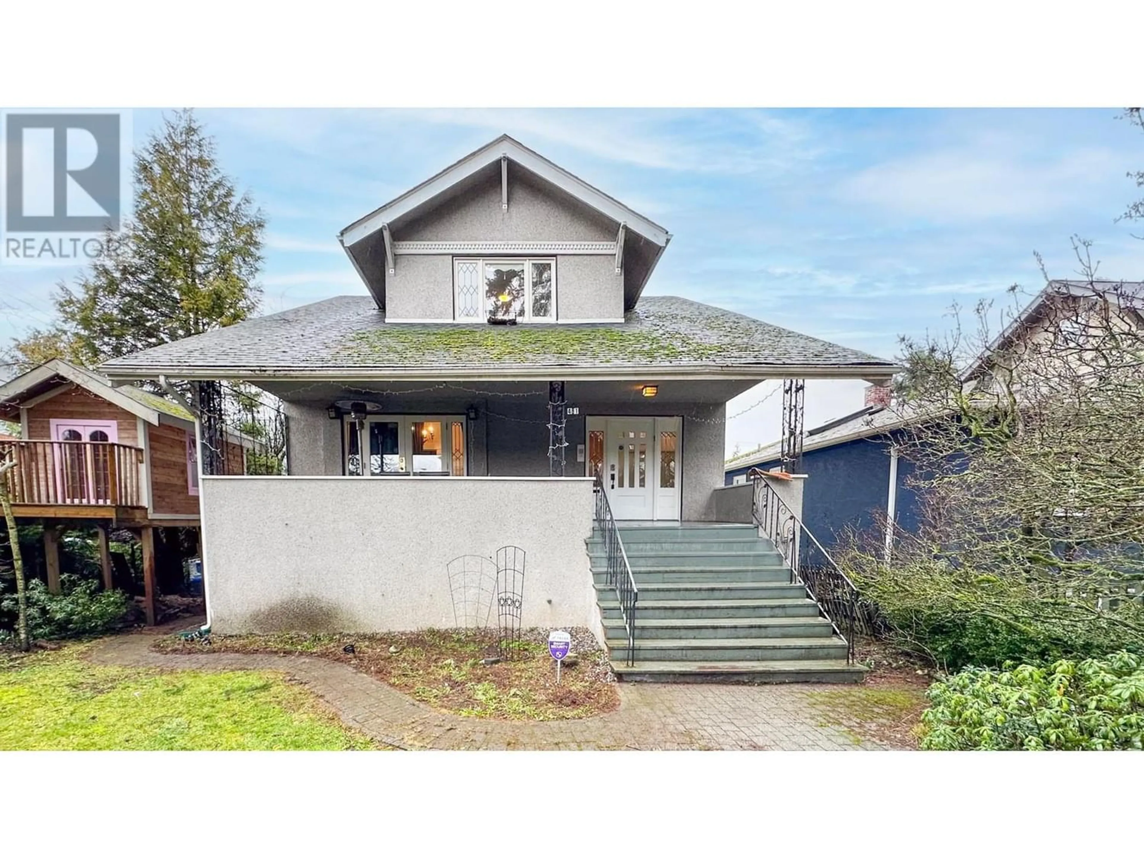 Frontside or backside of a home for 481 W 17TH AVENUE, Vancouver British Columbia V5Y2A1