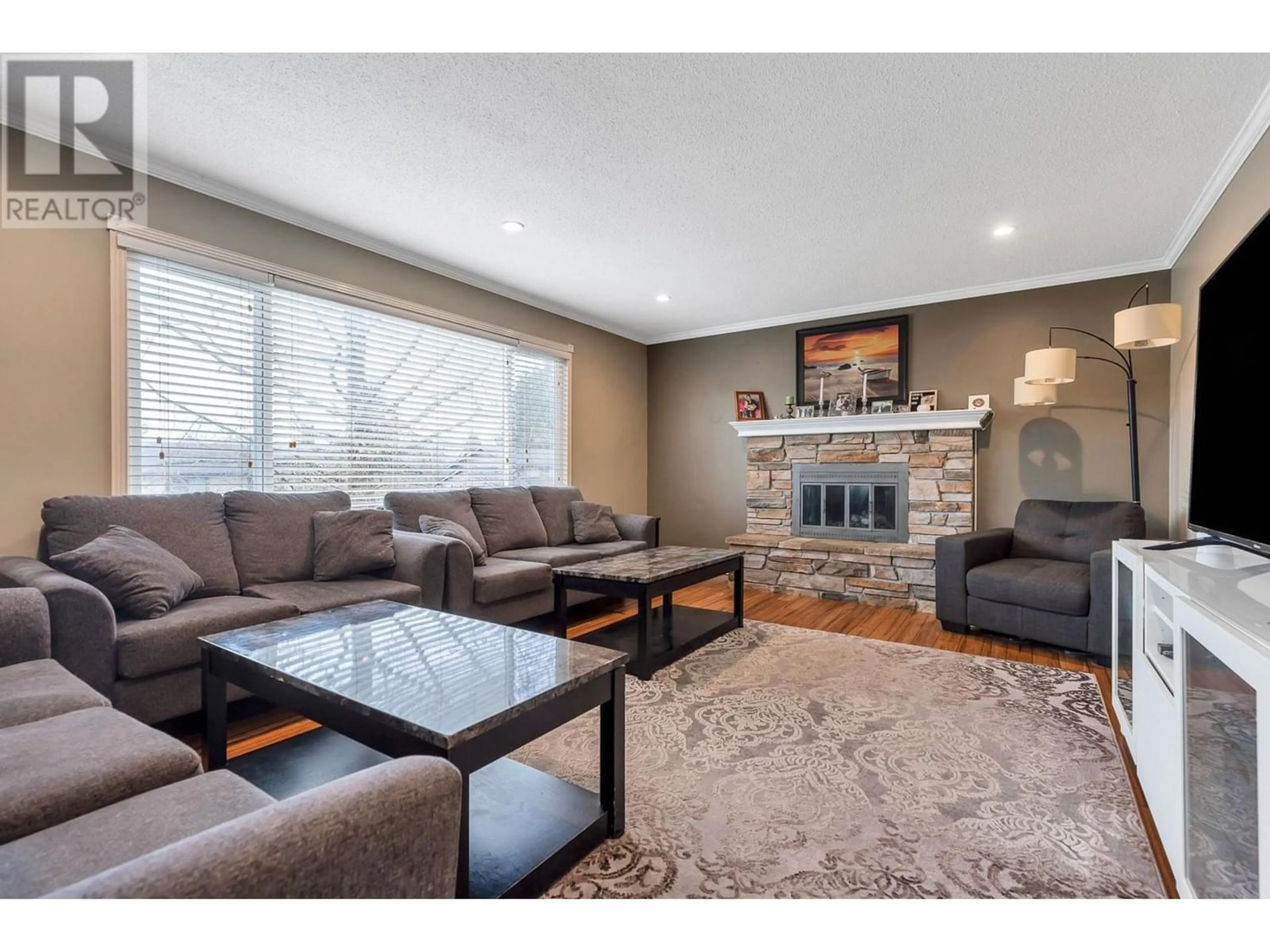 Living room for 22756 REID AVENUE, Maple Ridge British Columbia V2X4G8