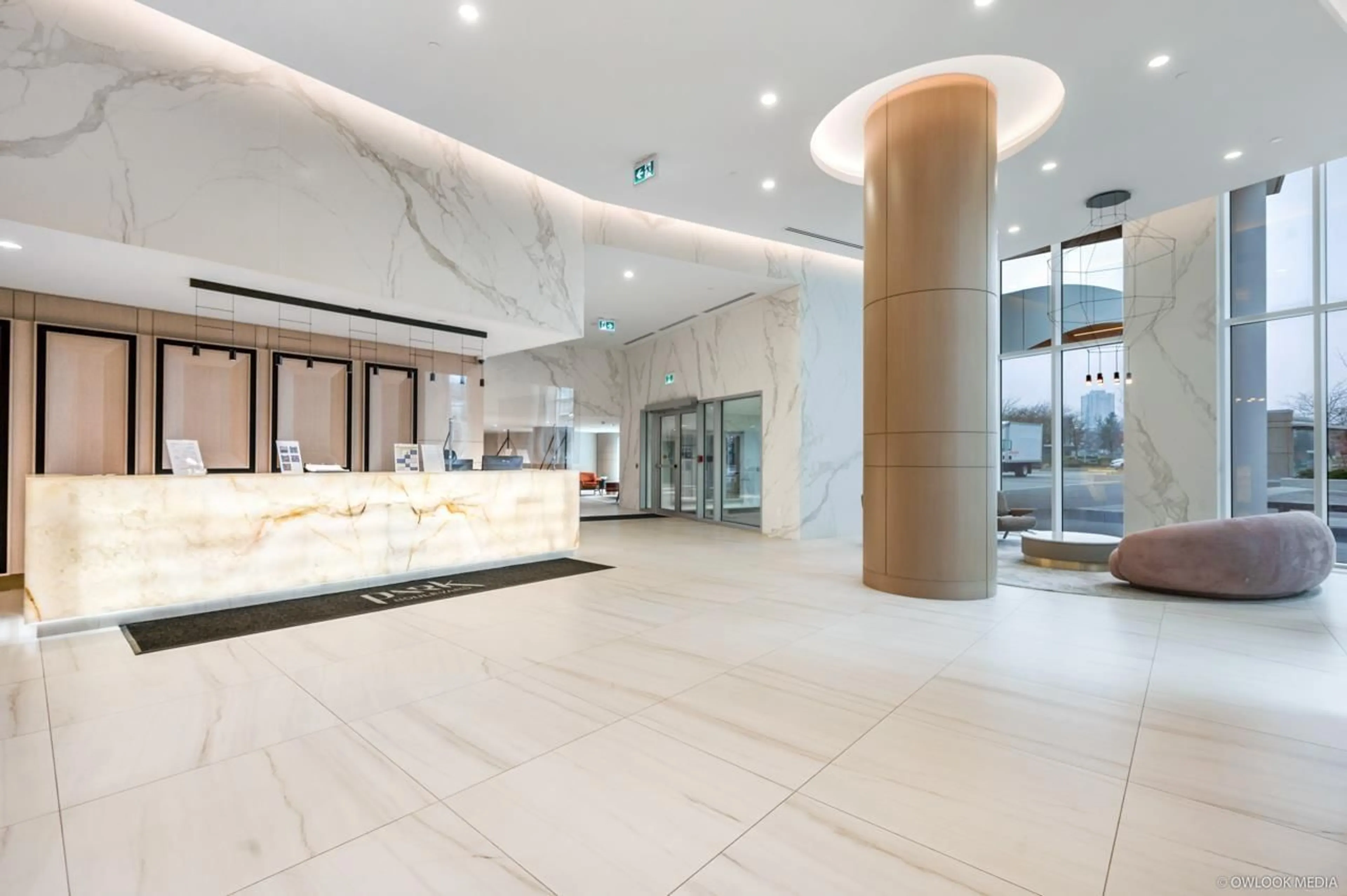 Indoor lobby for 606 9887 WHALLEY BOULEVARD, Surrey British Columbia V3T0P4