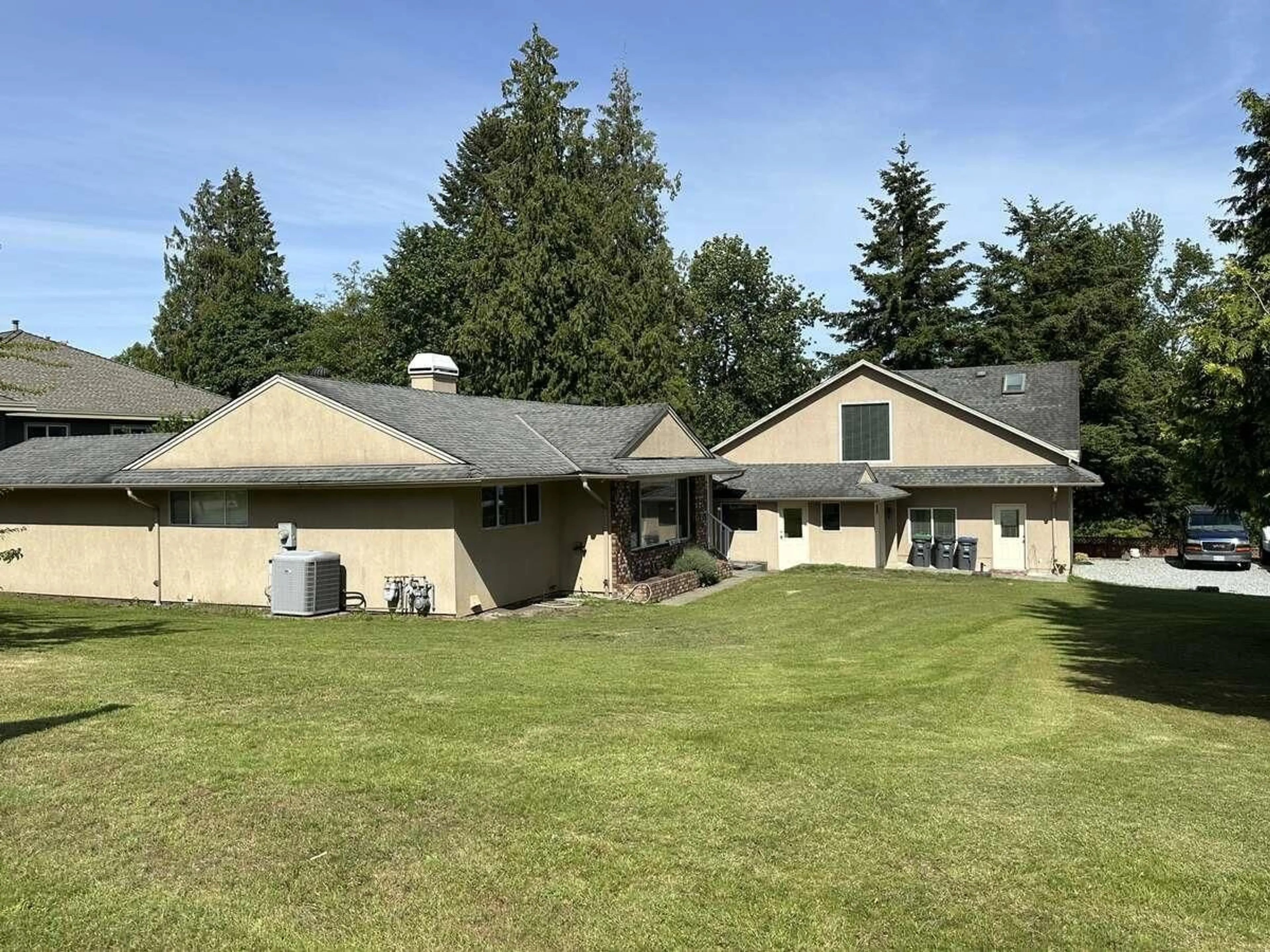 A pic from outside/outdoor area/front of a property/back of a property/a pic from drone, unknown for 16333 90, Surrey British Columbia V4N3A3