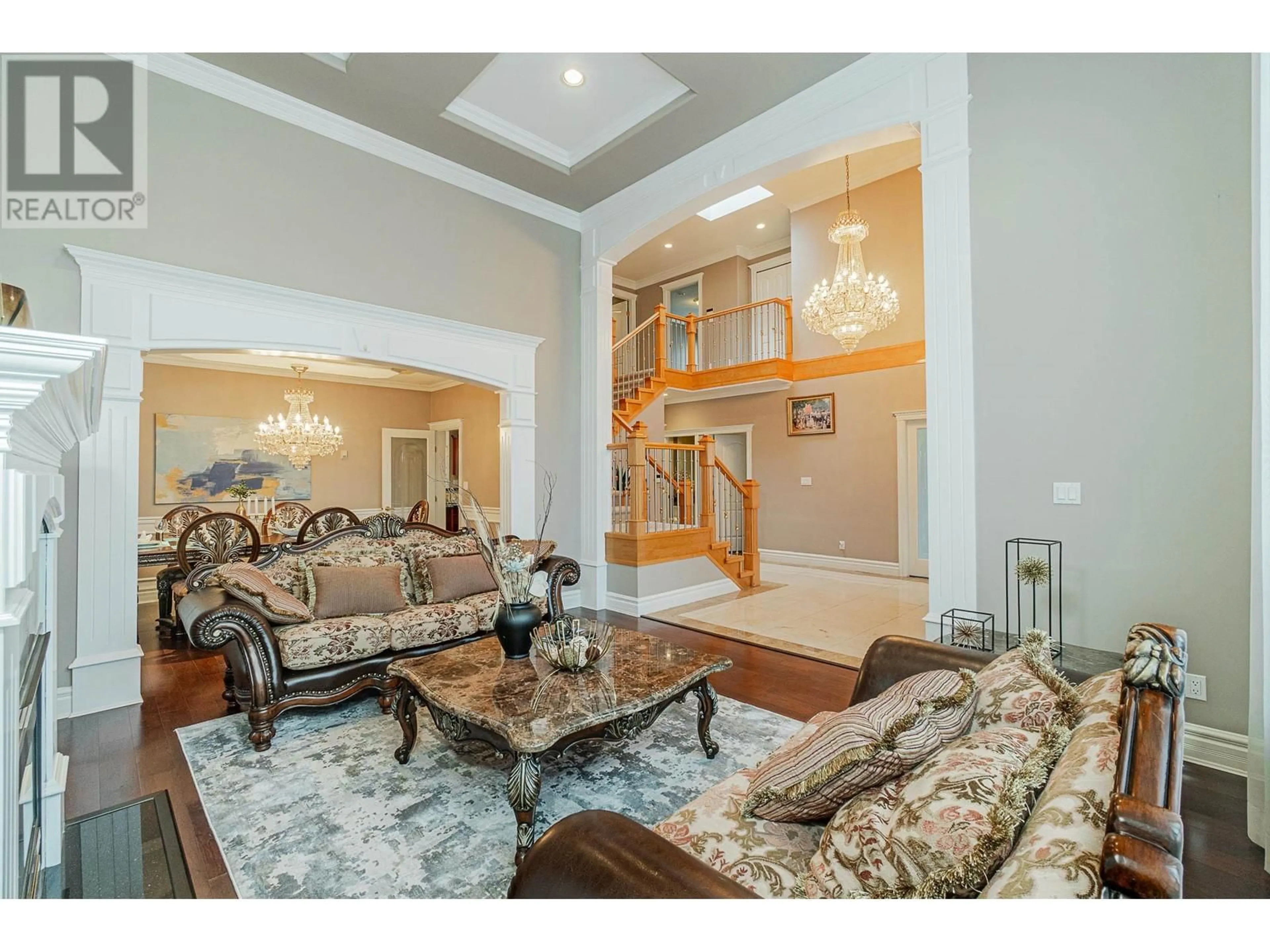 Indoor foyer for 6380 MAPLE ROAD, Richmond British Columbia V7E1G5