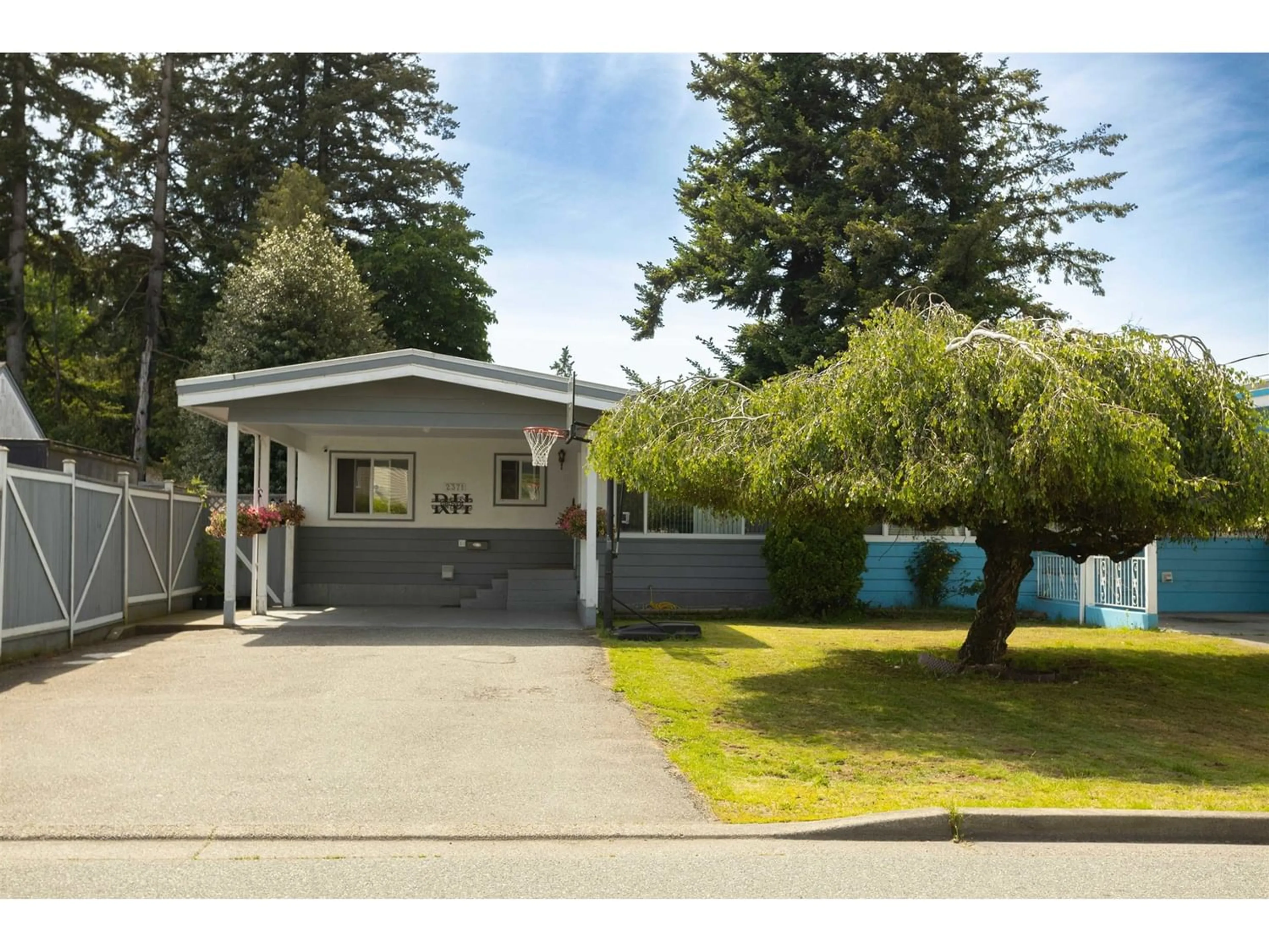 Frontside or backside of a home for 2371 WESTERLY STREET, Abbotsford British Columbia V2T2M5