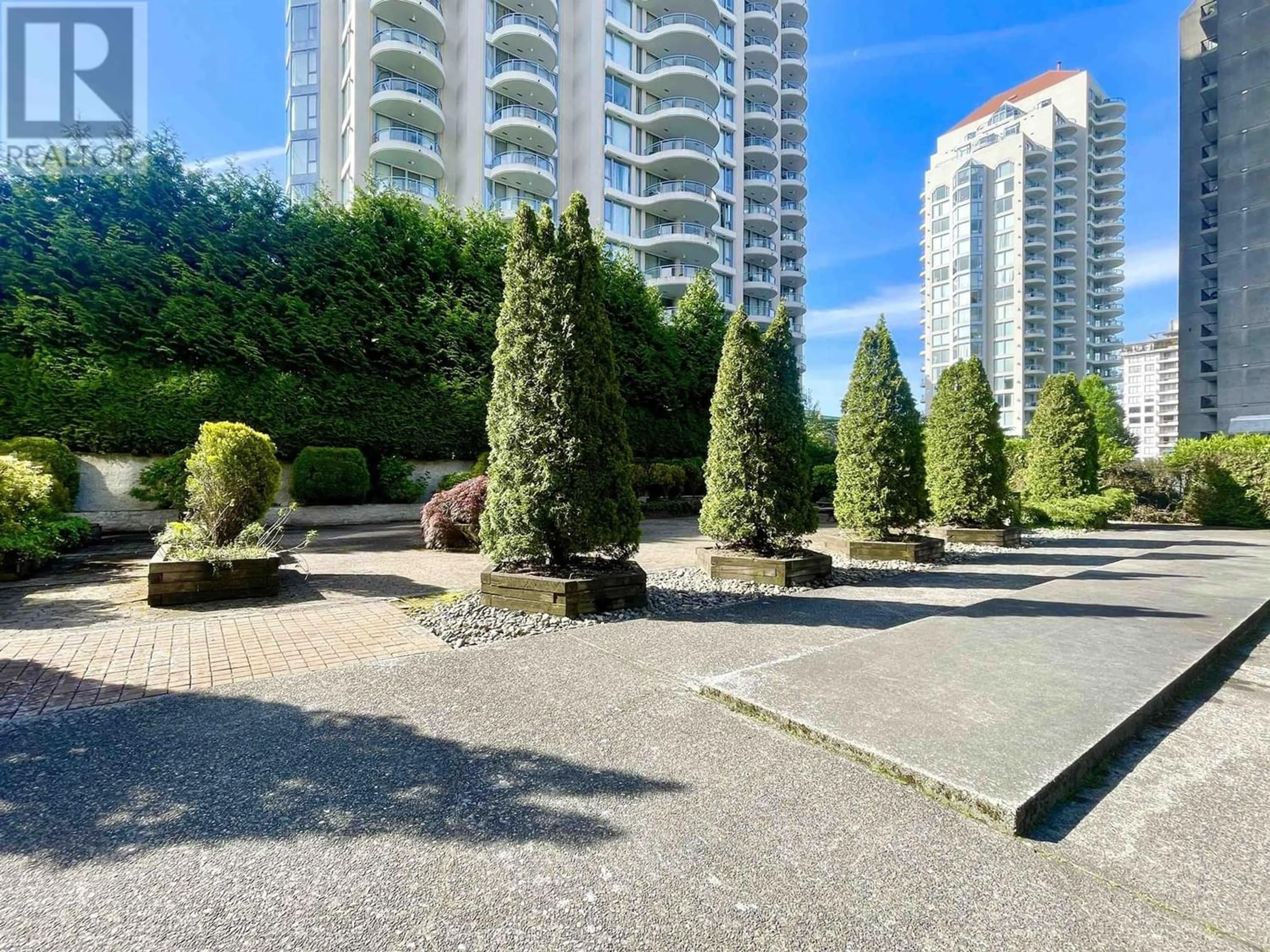 A pic from exterior of the house or condo for 105 620 SEVENTH AVENUE, New Westminster British Columbia V3M5T6