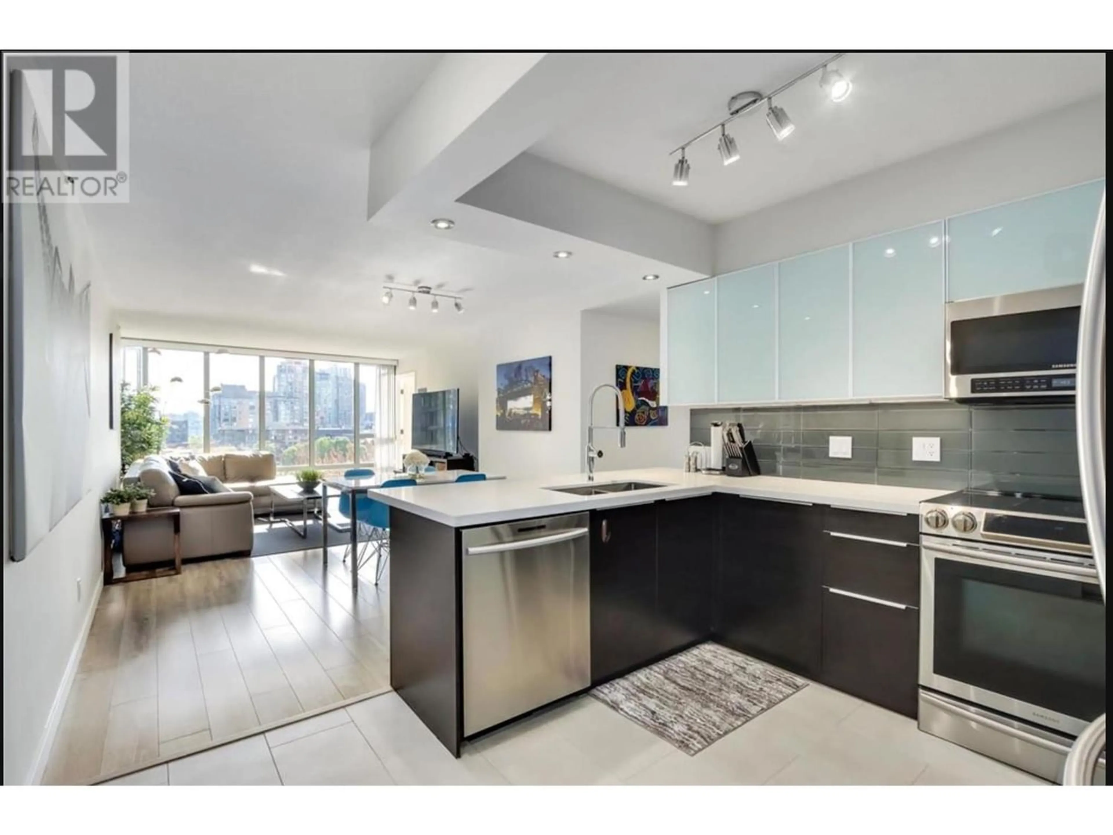 Contemporary kitchen for 804 950 CAMBIE STREET, Vancouver British Columbia V6B5X5