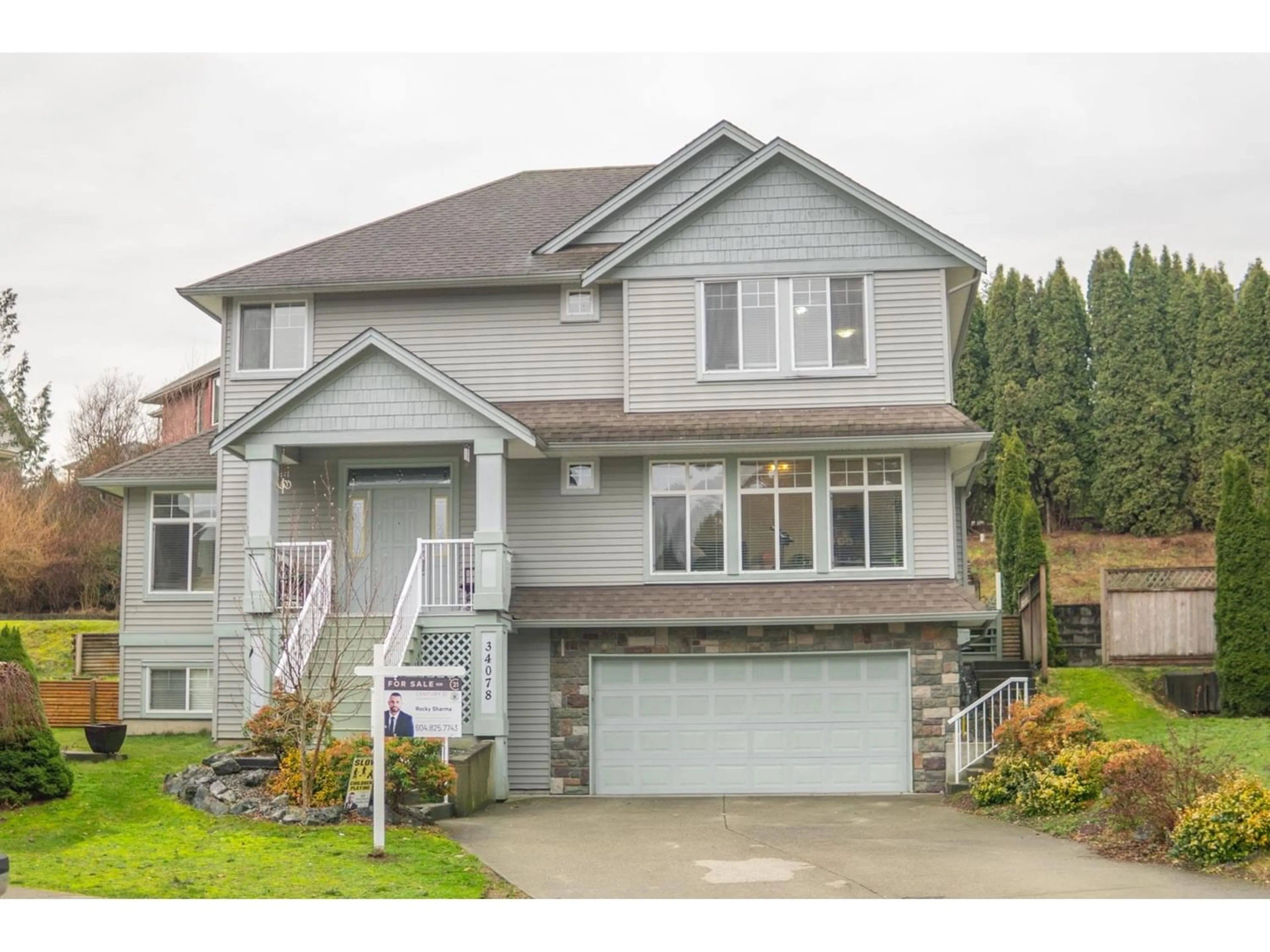 Frontside or backside of a home for 34078 AMBLEWOOD PLACE, Abbotsford British Columbia V2S7N2