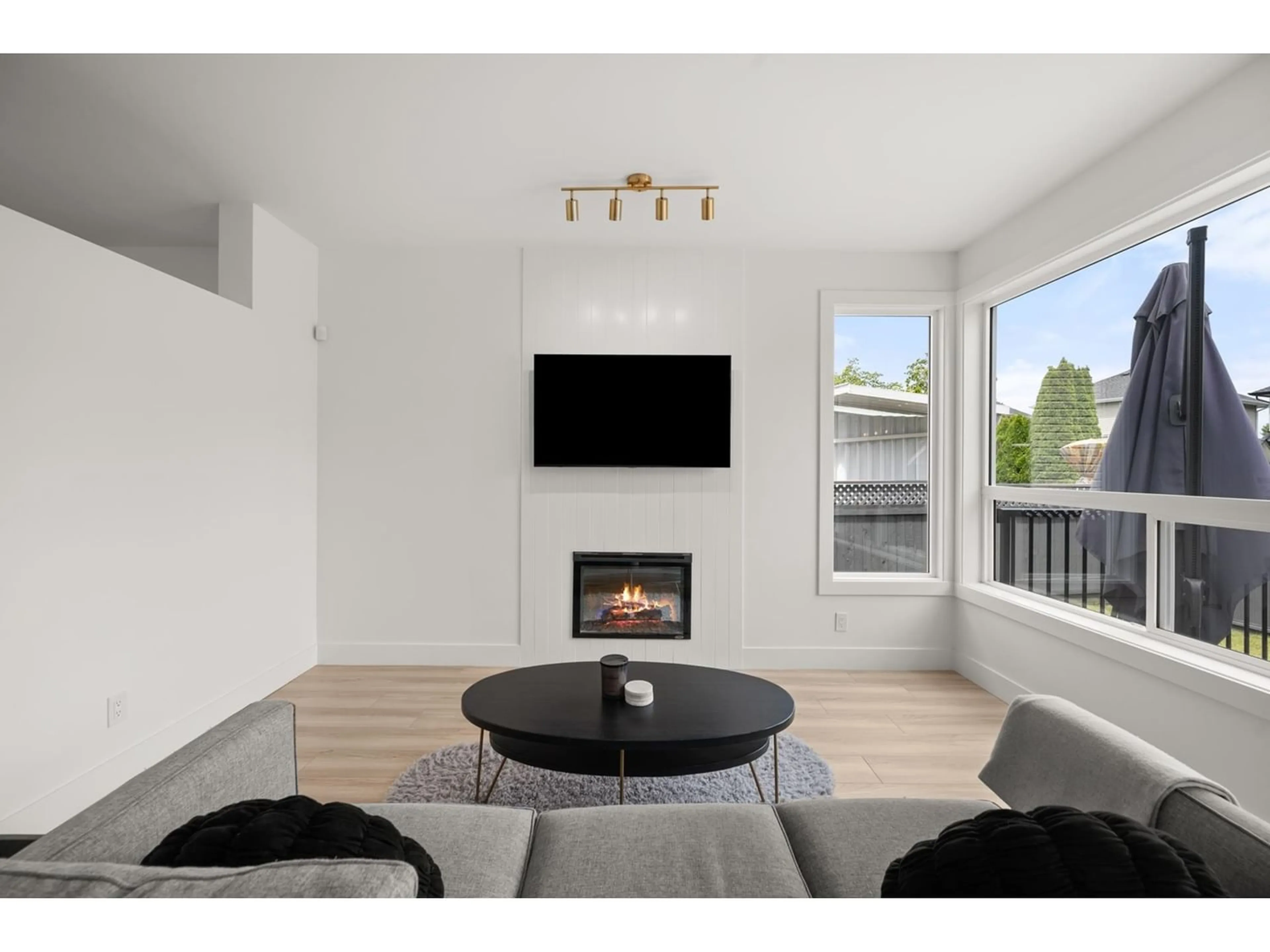 Living room for 6466 185A STREET, Surrey British Columbia V3S8S6