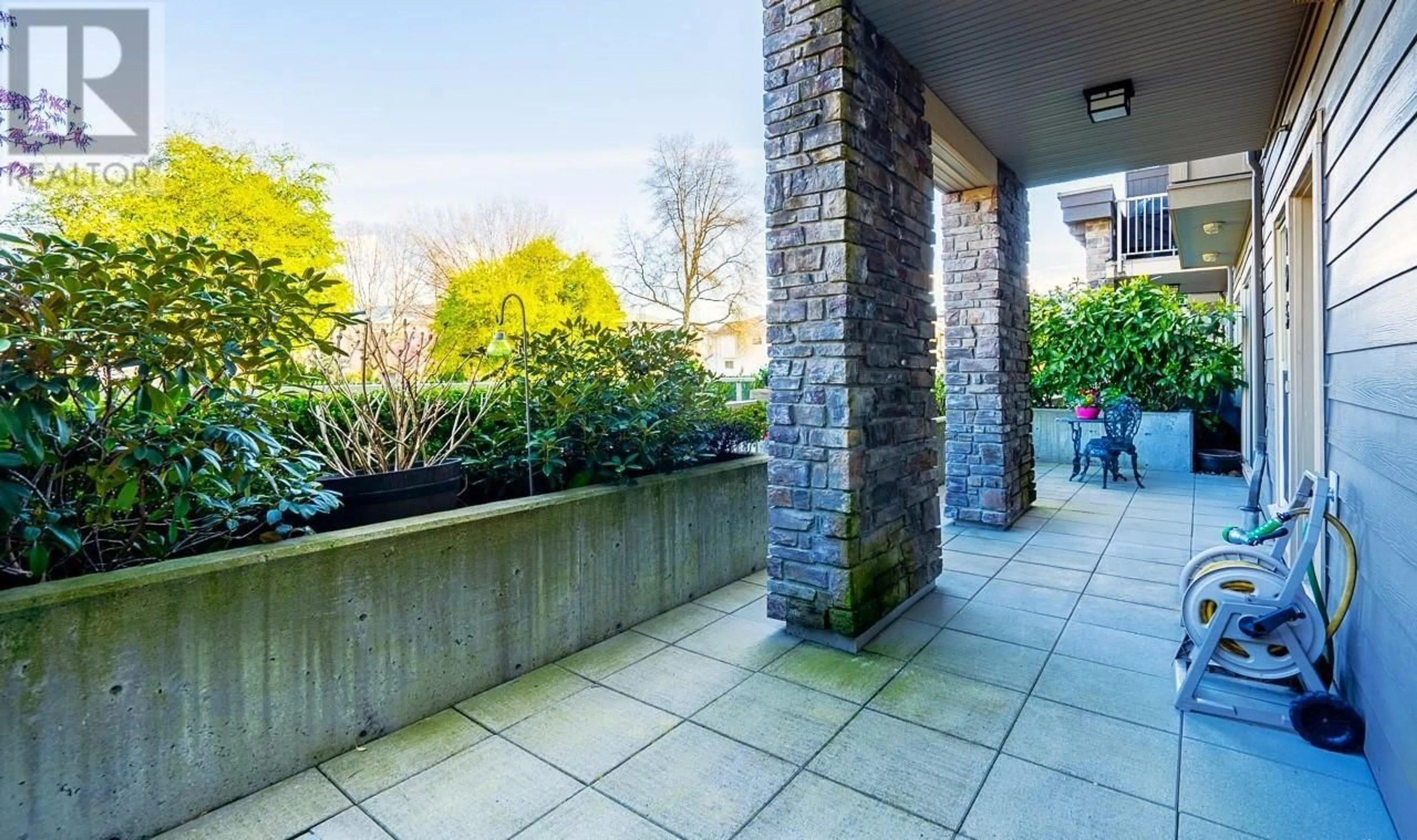 Patio for 105 2110 ROWLAND STREET, Port Coquitlam British Columbia V3B6H9