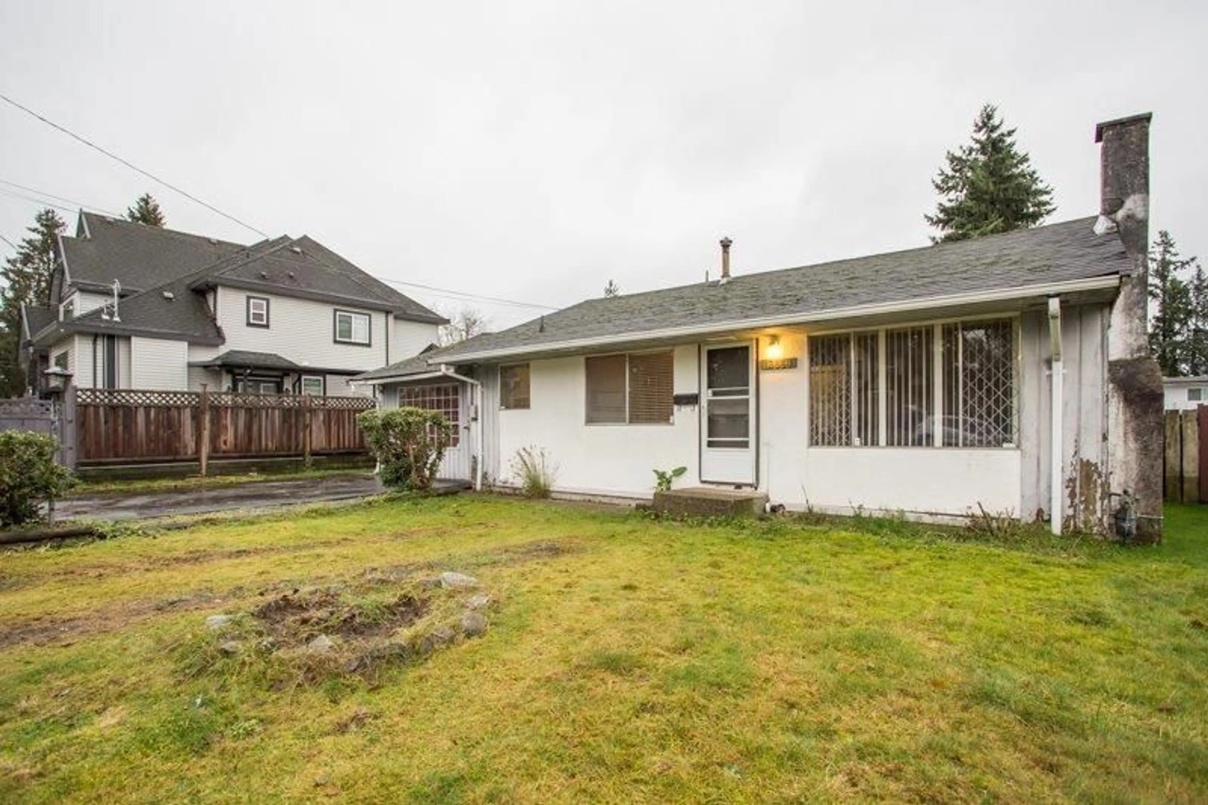 Patio, street for 13868 SELKIRK DRIVE, Surrey British Columbia V3R5M1