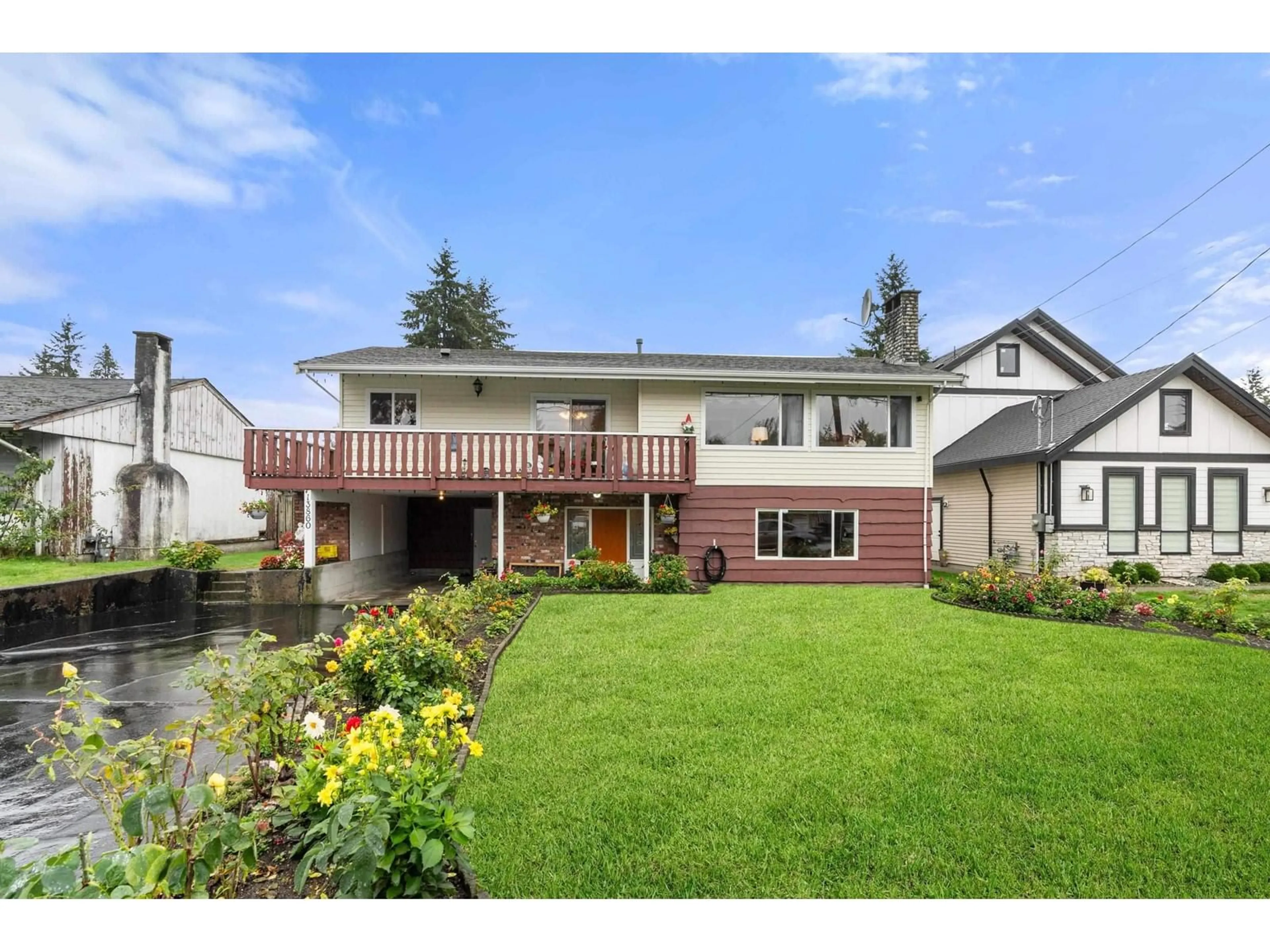 Frontside or backside of a home for 13860 SELKIRK DRIVE, Surrey British Columbia V3R5L4