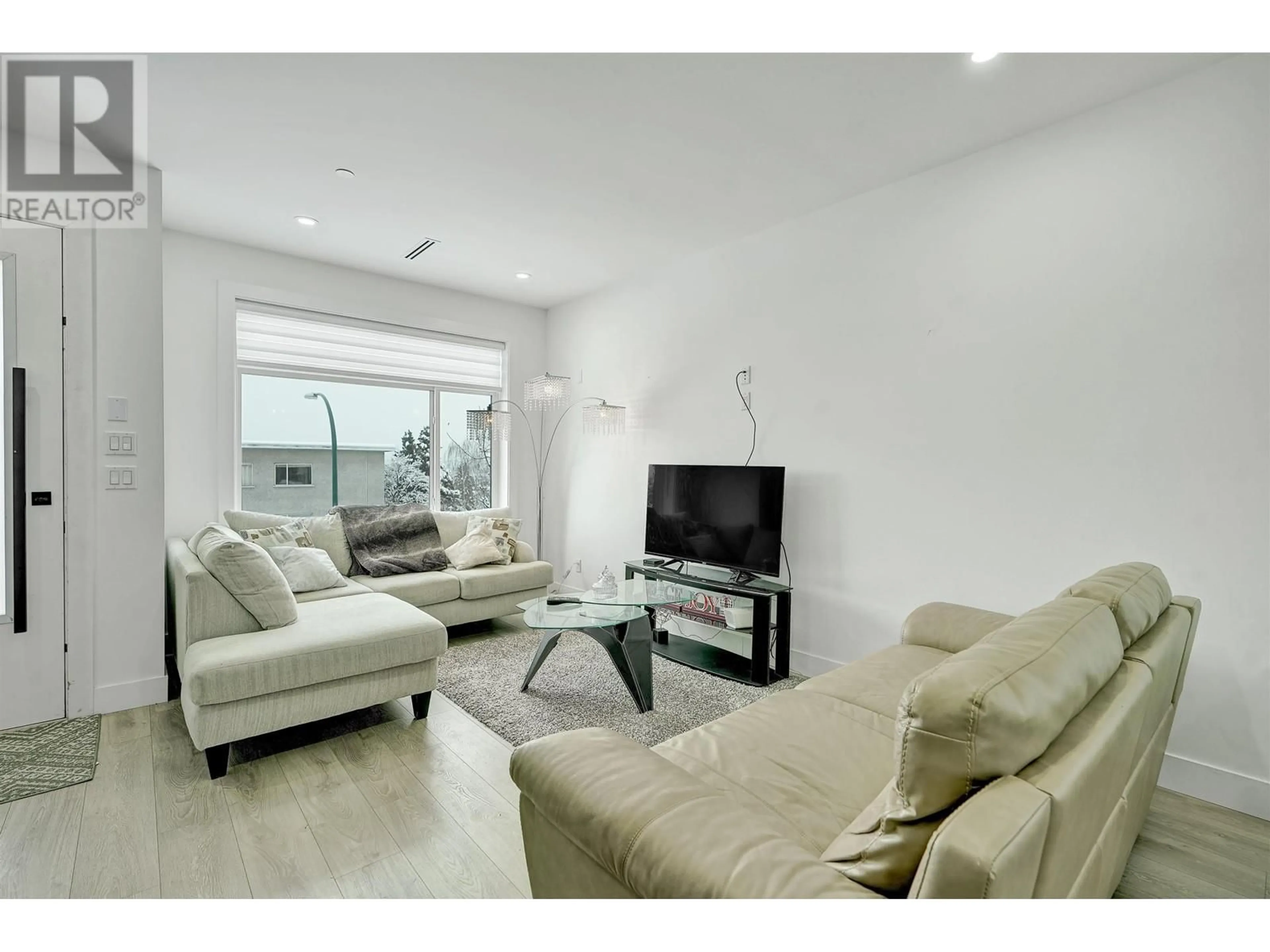 Living room for 1421 E 62ND AVENUE, Vancouver British Columbia V5N1B7