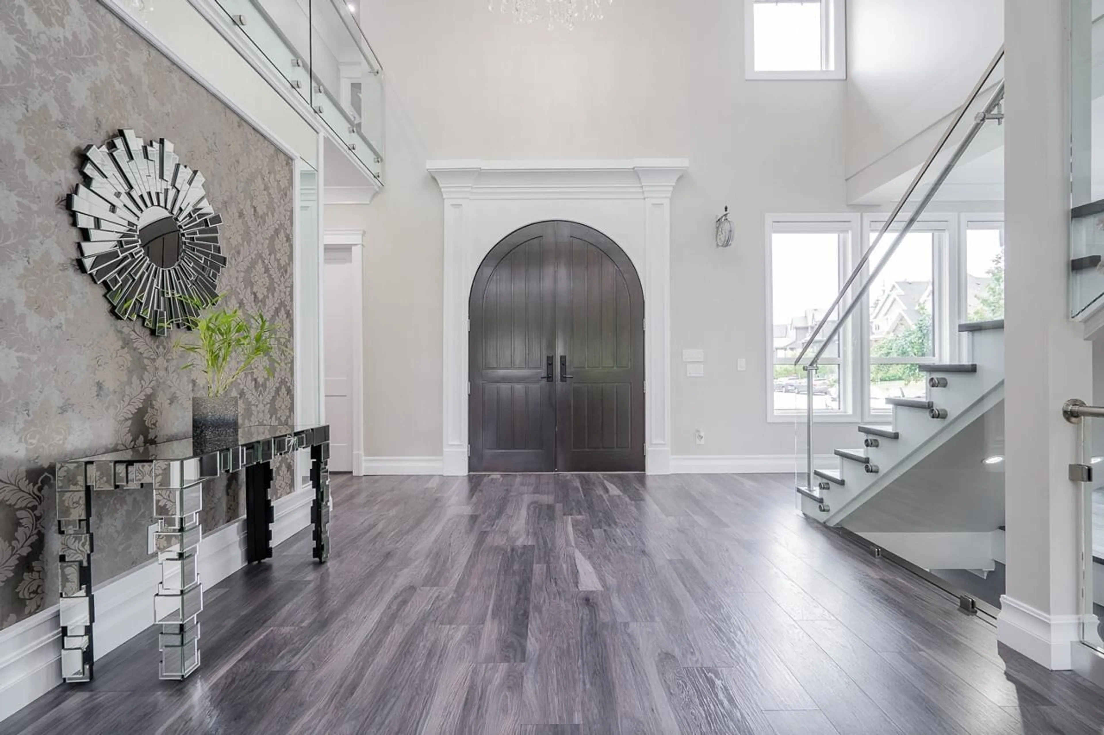 Indoor entryway for 16688 57 AVENUE, Surrey British Columbia V3S2L7