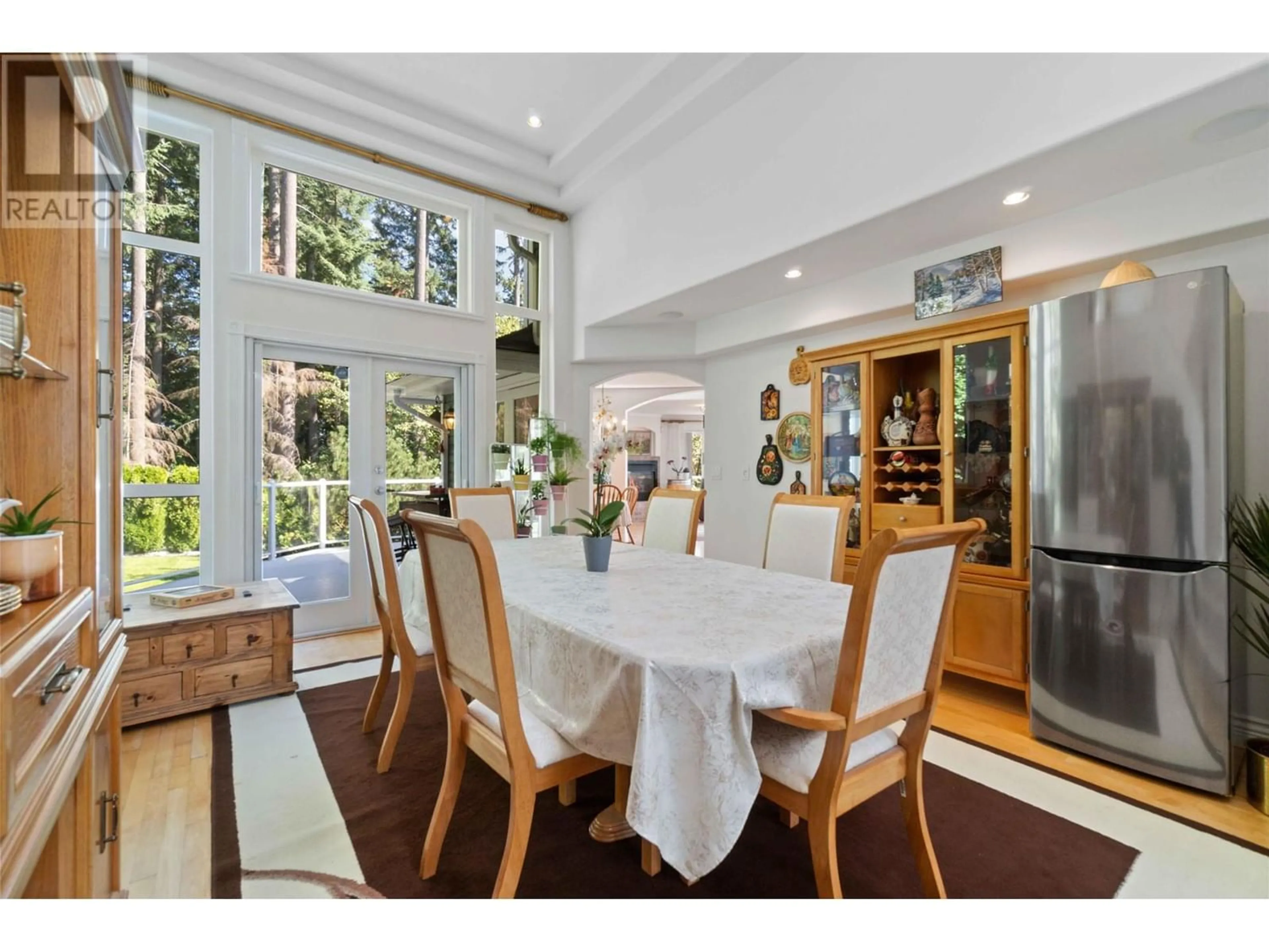 Dining room for 3866 MICHENER WAY, North Vancouver British Columbia V7K3C7