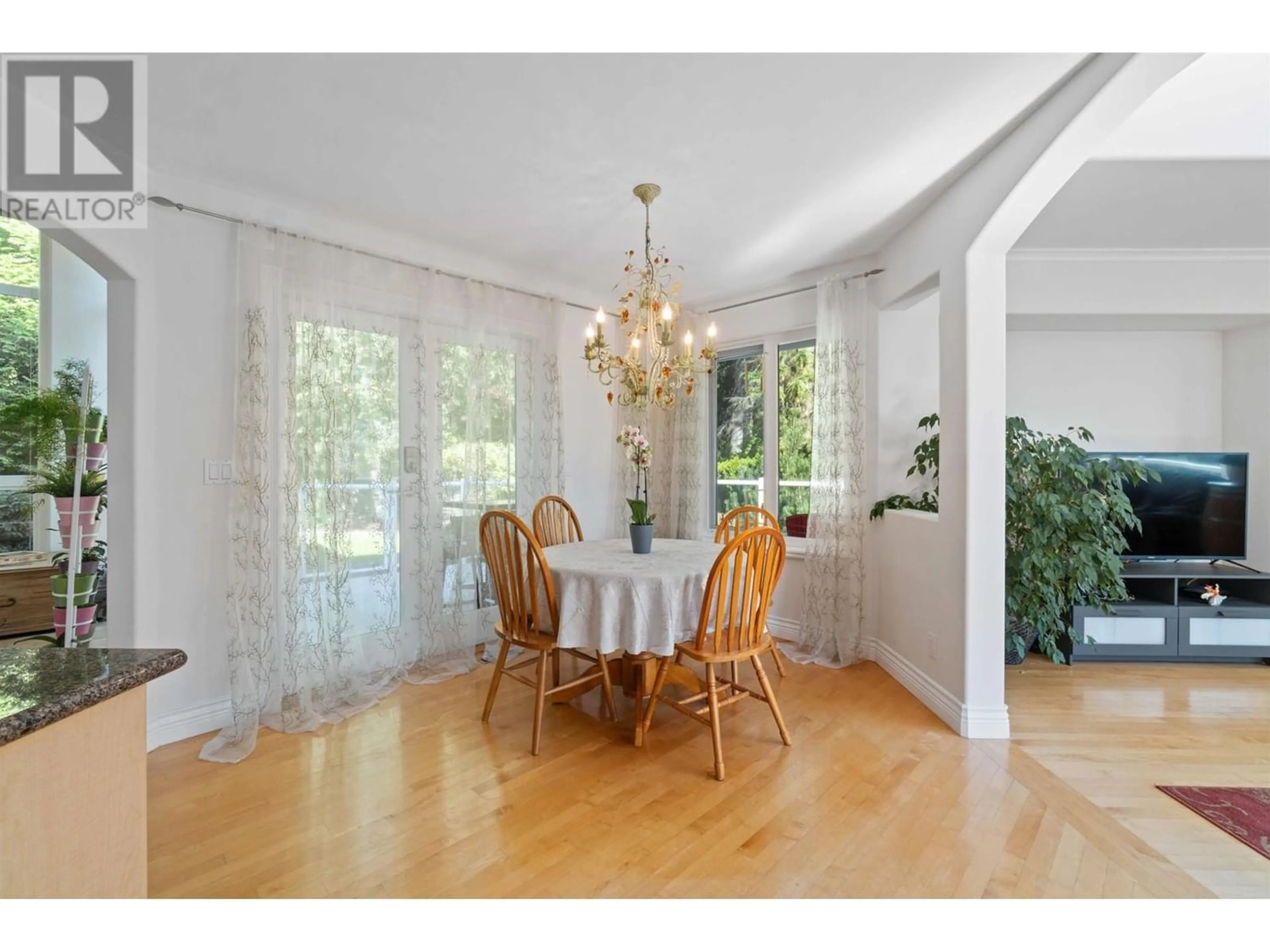 Dining room for 3866 MICHENER WAY, North Vancouver British Columbia V7K3C7