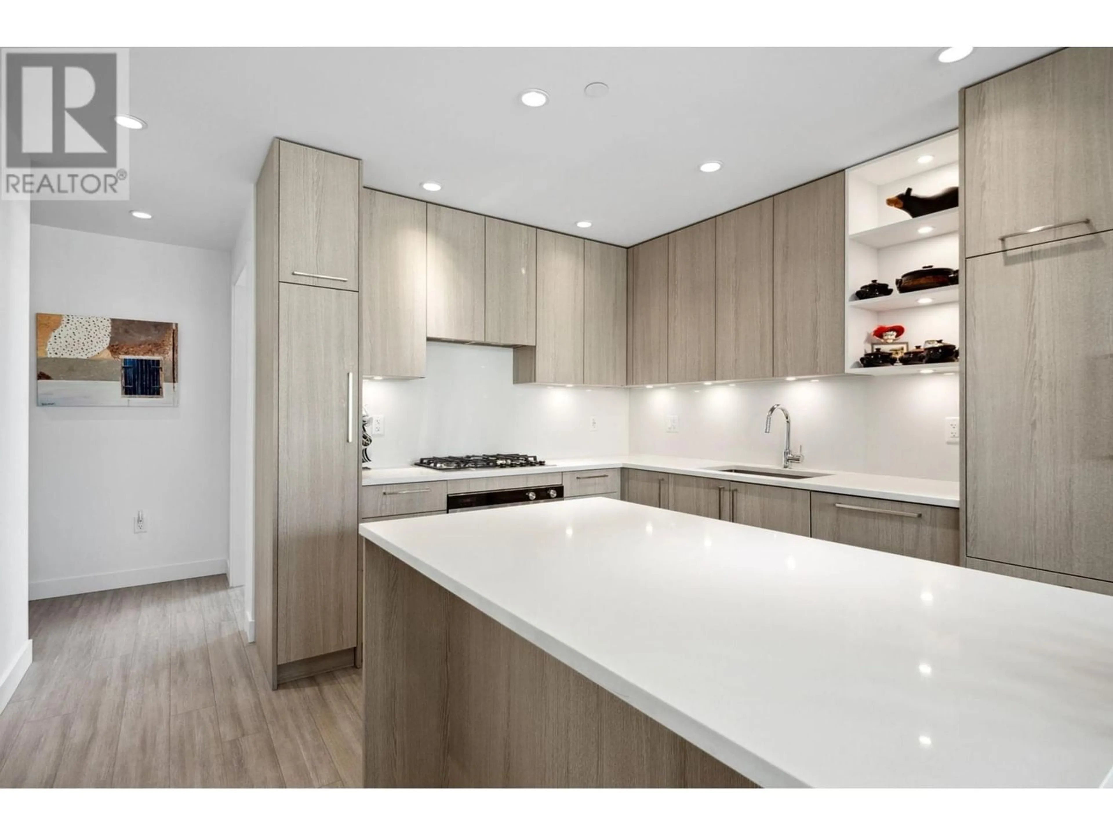 Contemporary kitchen for 201 707 E 3RD STREET, North Vancouver British Columbia V7L1G8