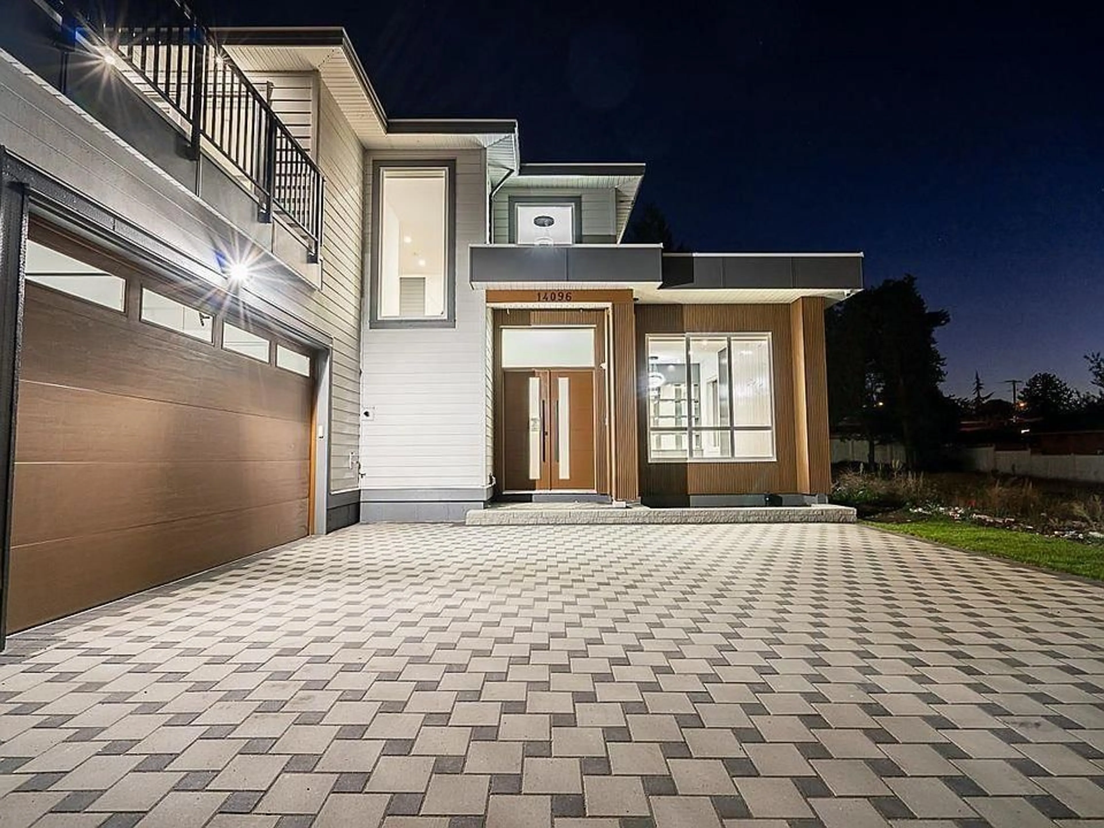 Home with brick exterior material for 14096 113A AVENUE, Surrey British Columbia V3R2K5