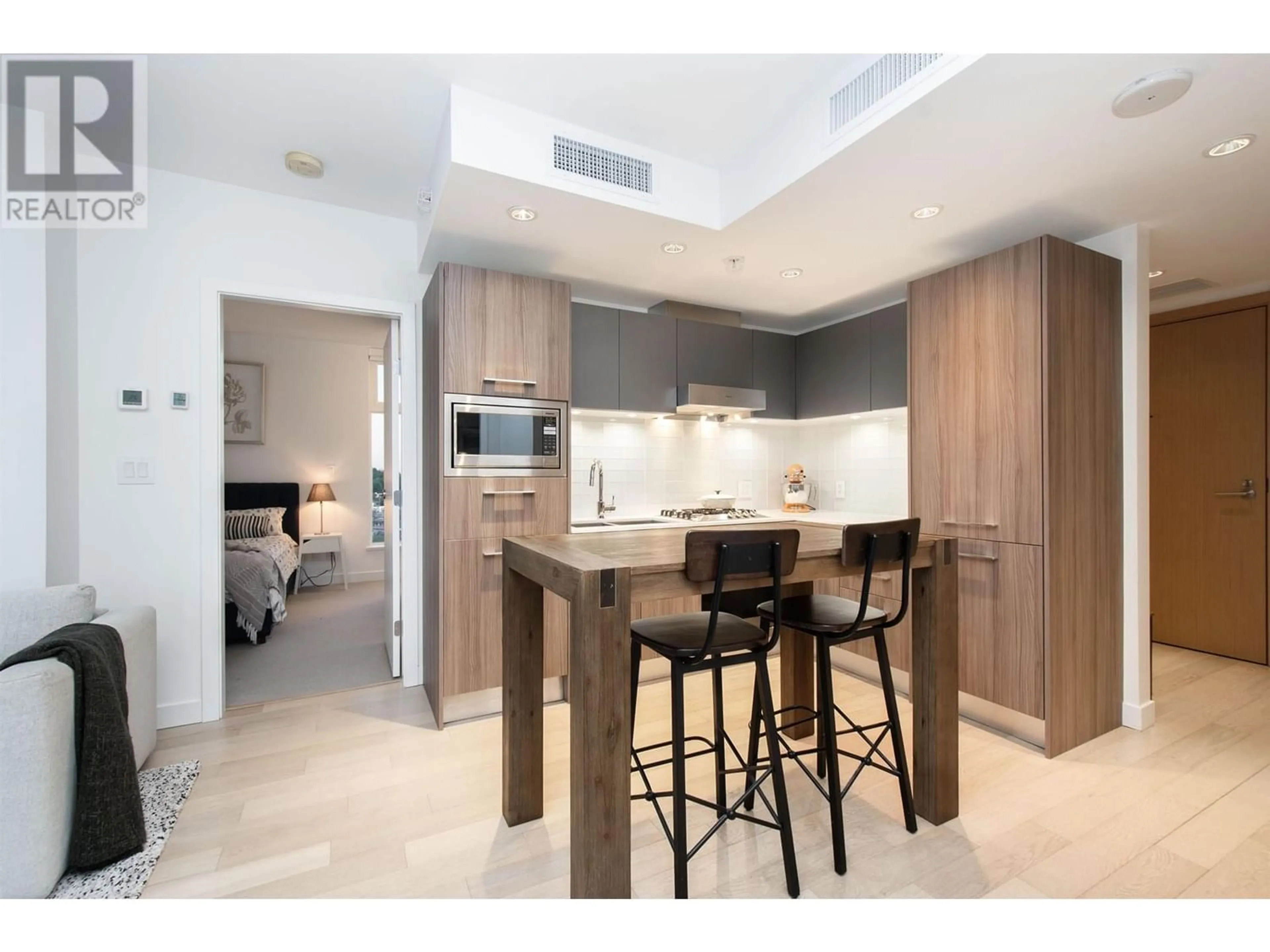 Standard kitchen for 1510 4638 GLADSTONE STREET, Vancouver British Columbia V5N0G5