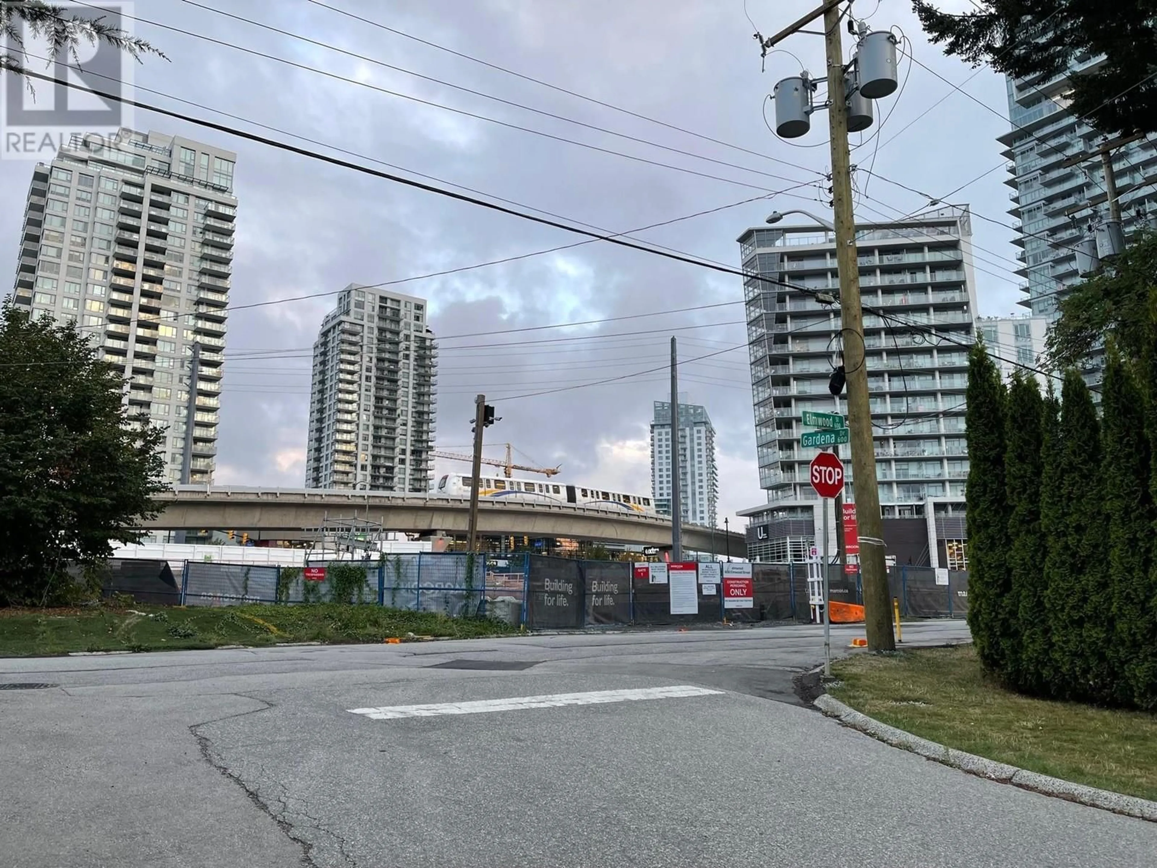 Parking for 634 GARDENA DRIVE, Coquitlam British Columbia V3J3W5