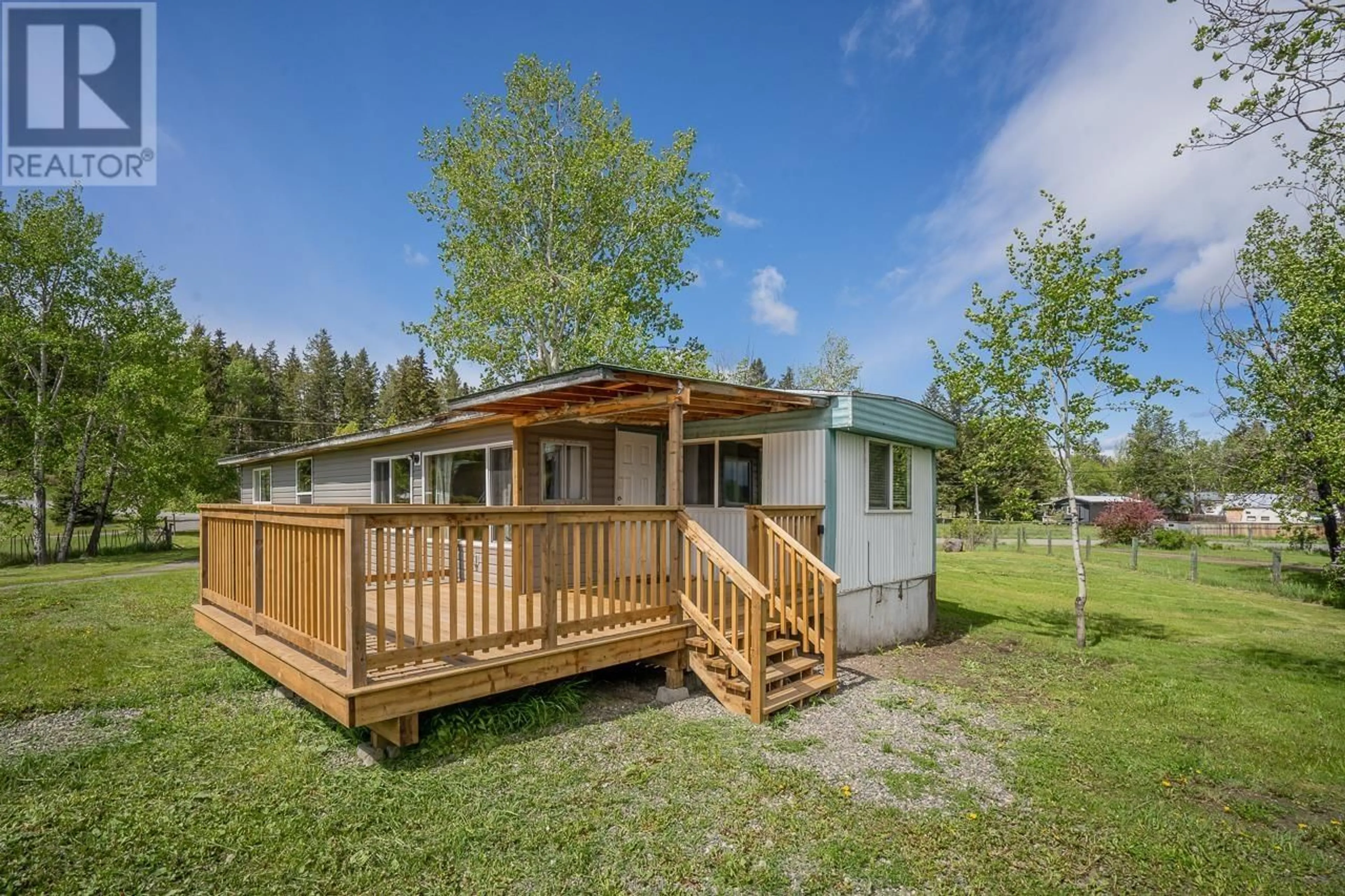 Cottage for 5554 103 MILE LAKE ROAD, 103 Mile House British Columbia V0K2E1