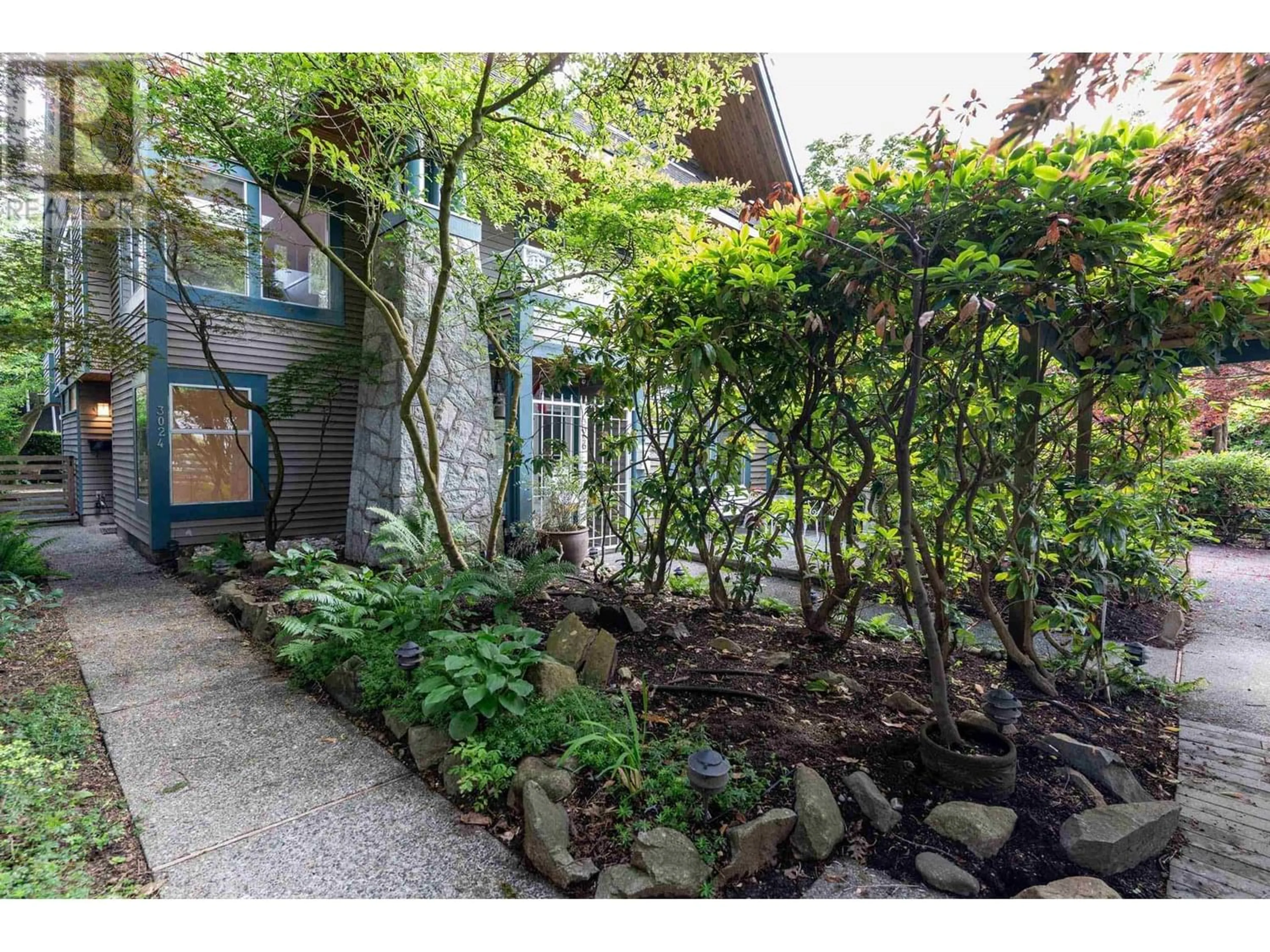 A pic from exterior of the house or condo for 3024 W 3RD AVENUE, Vancouver British Columbia V6K1N1