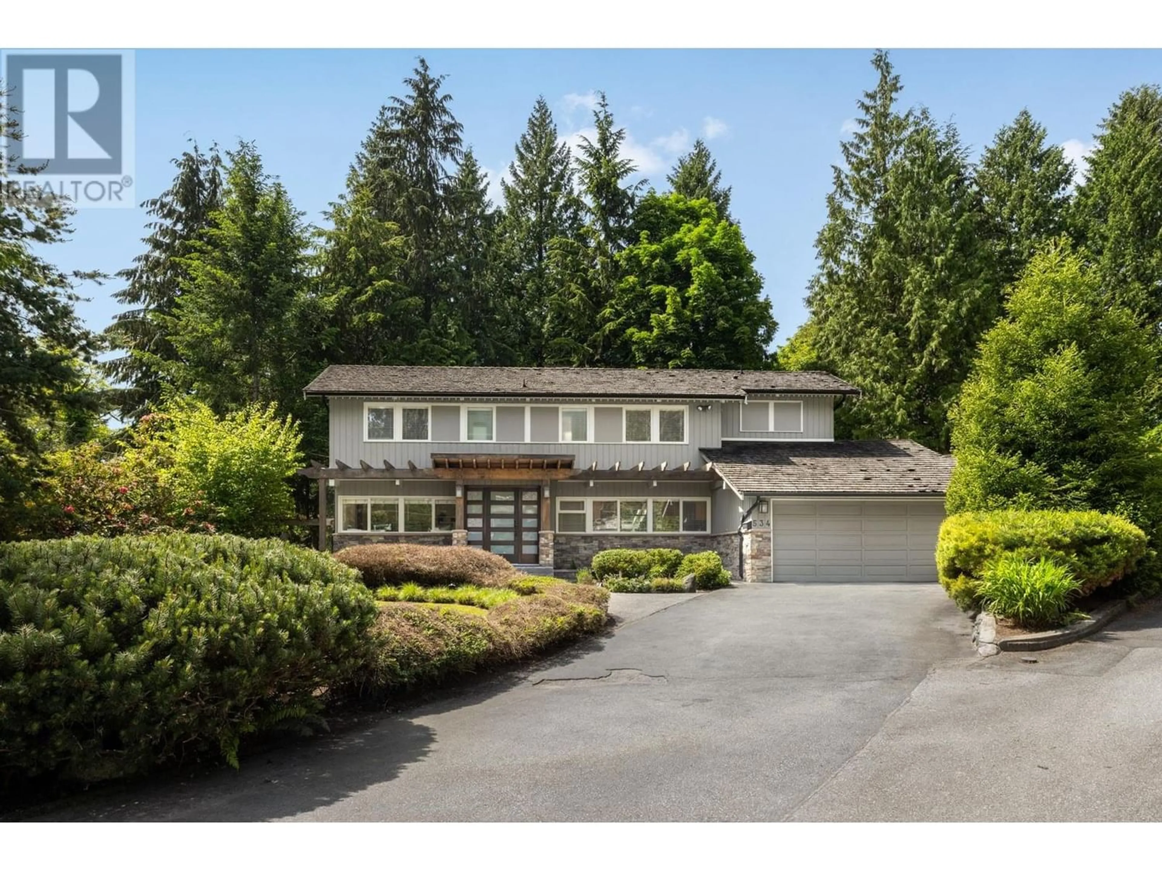 Frontside or backside of a home for 534 EVERGREEN PLACE, North Vancouver British Columbia V7N2Z2