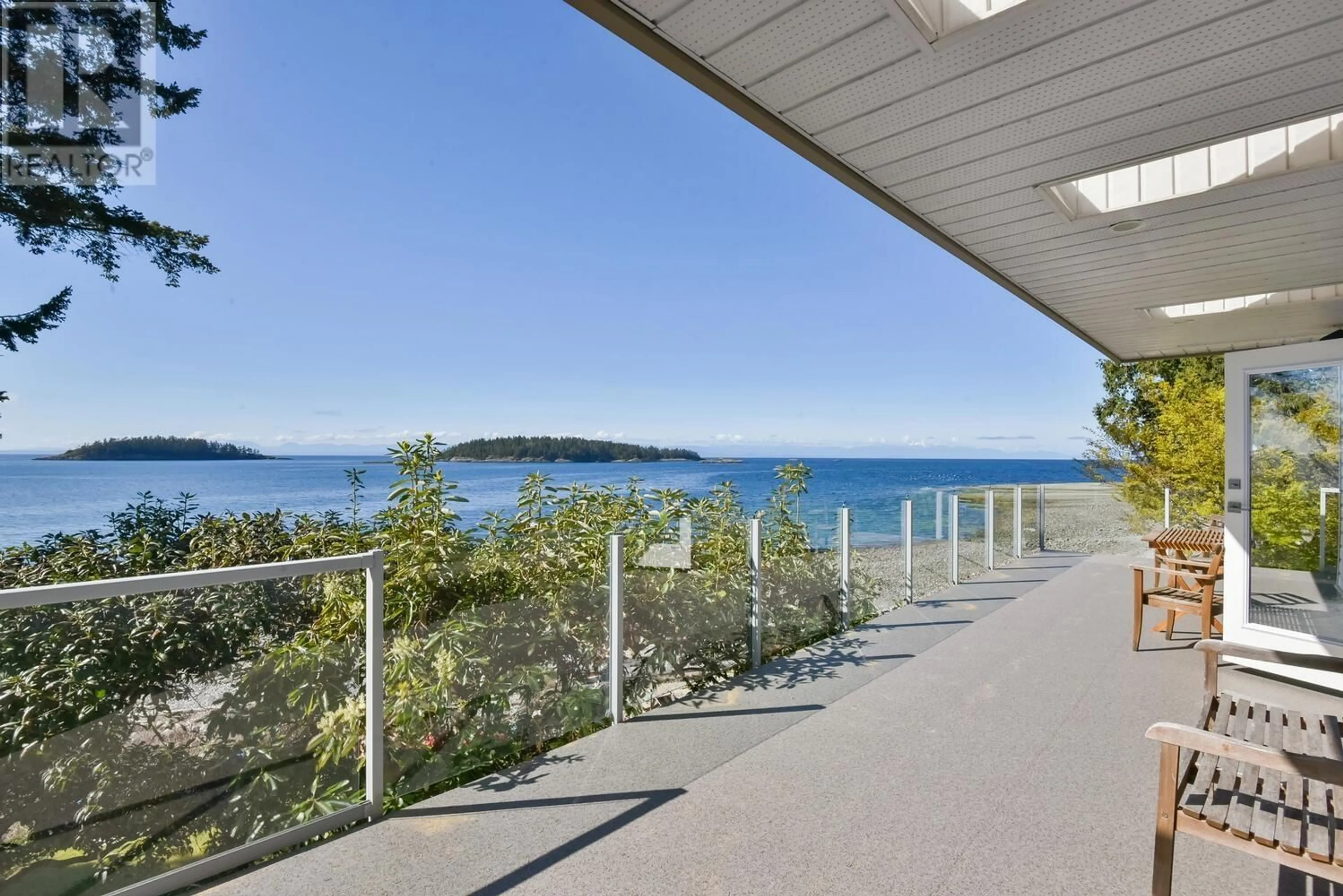 Patio for 6465 SUNSHINE COAST HIGHWAY, Sechelt British Columbia V0N3A7