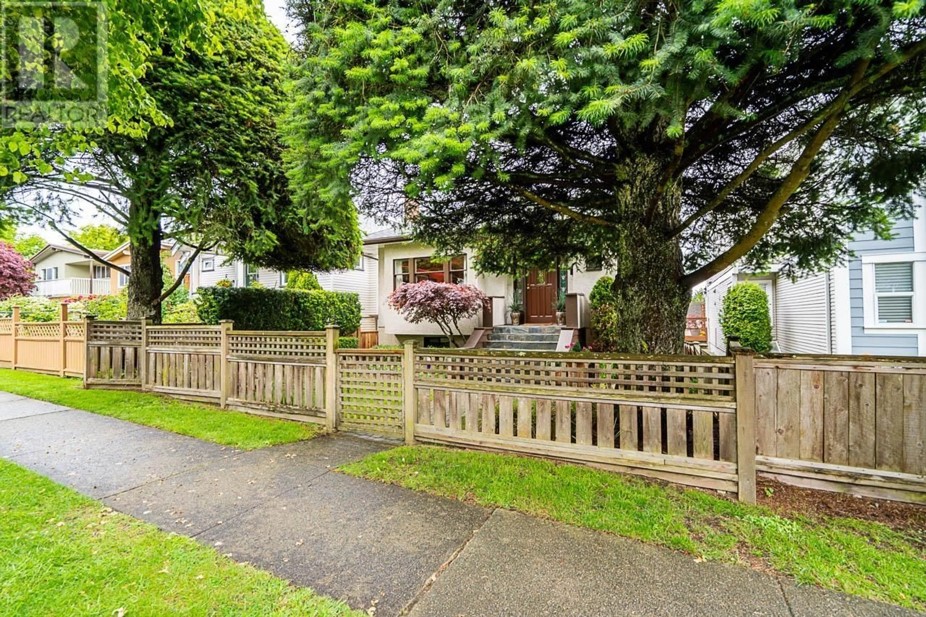 Fenced yard for 2344 W 45TH AVENUE, Vancouver British Columbia V6M2J6