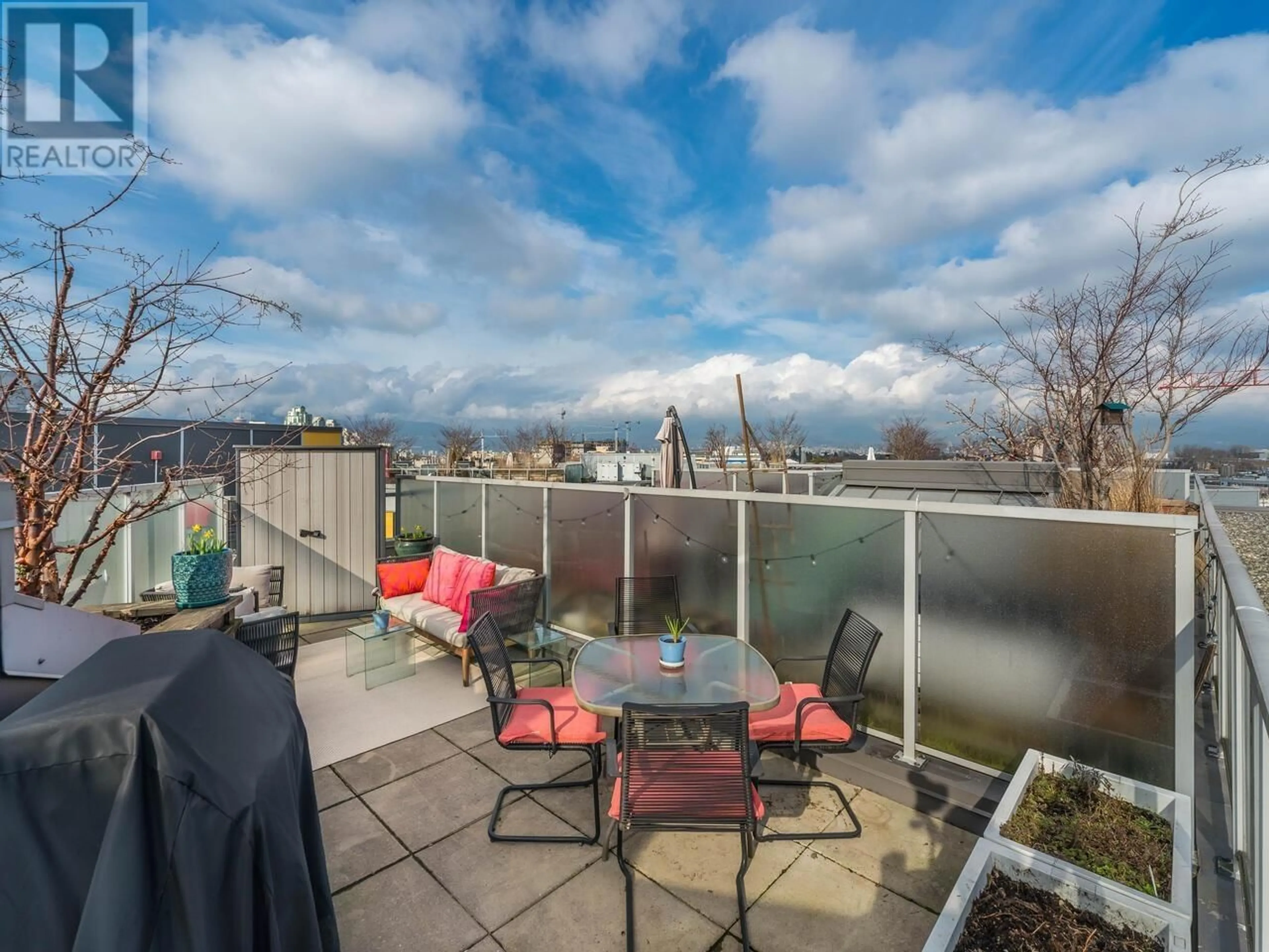 Patio for 609 417 GREAT NORTHERN WAY, Vancouver British Columbia V5T0G7