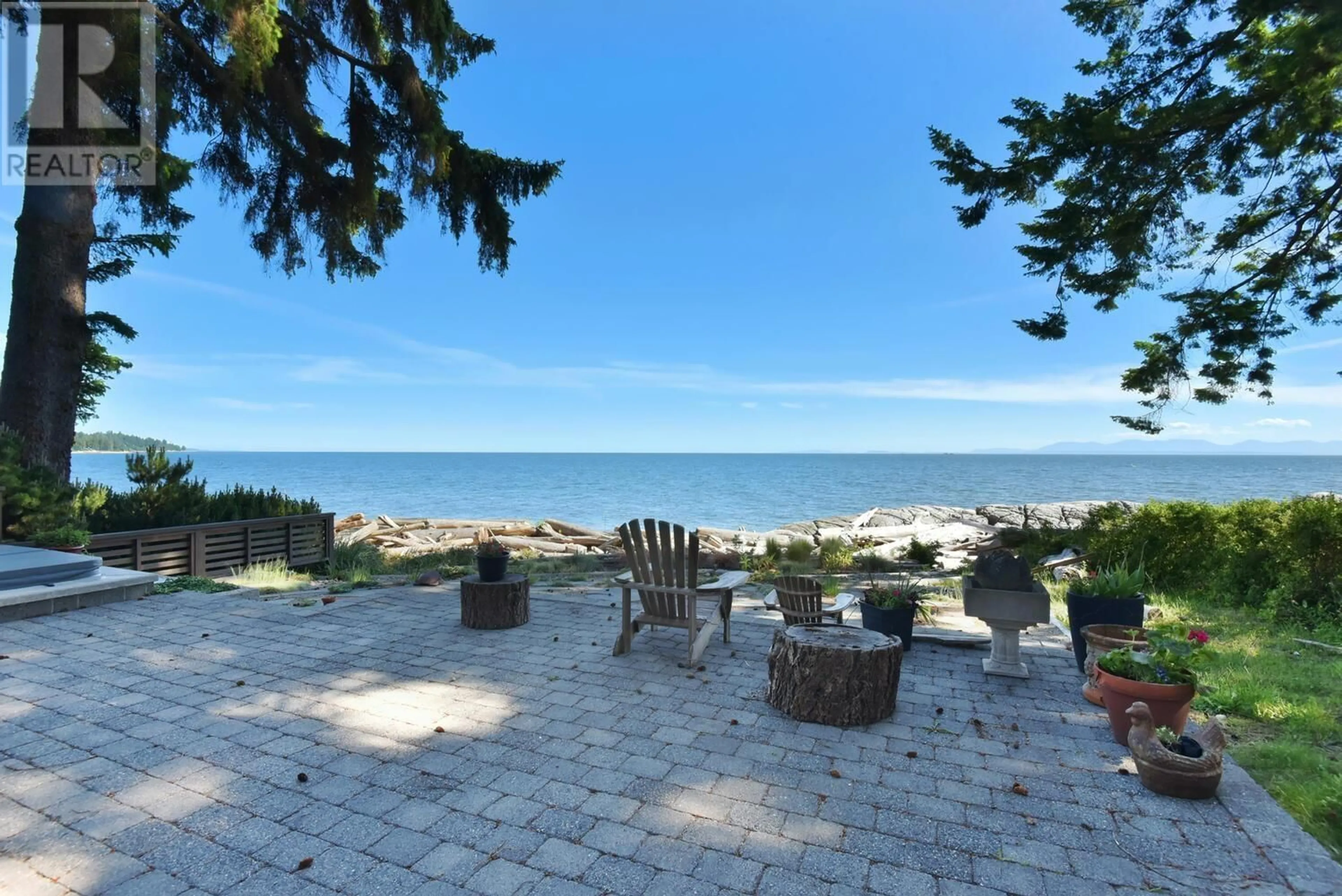 Patio for 4101 BROWNING ROAD, Sechelt British Columbia V7Z0A2