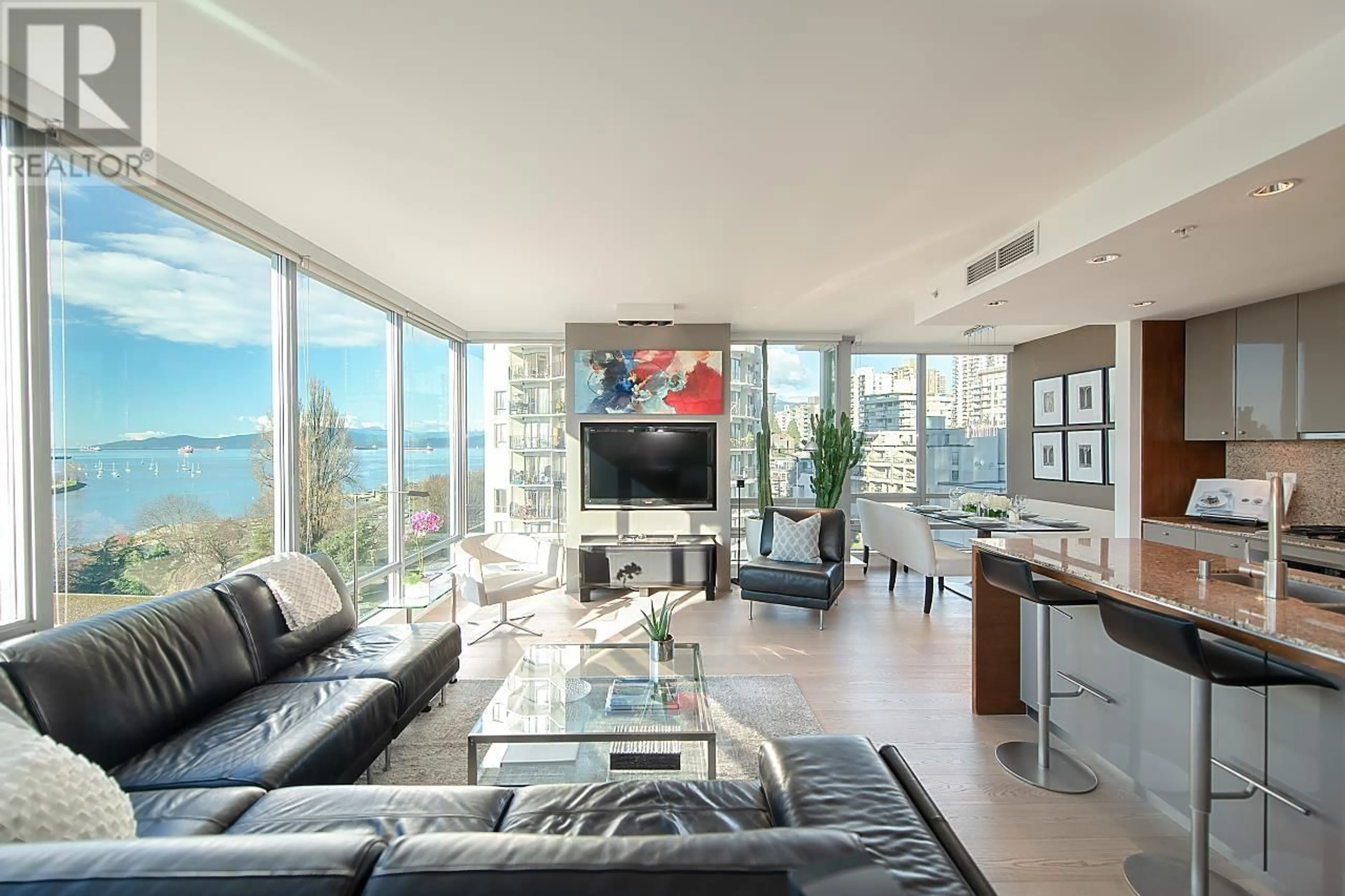 Living room for 903 1005 BEACH AVENUE, Vancouver British Columbia V6E3W2