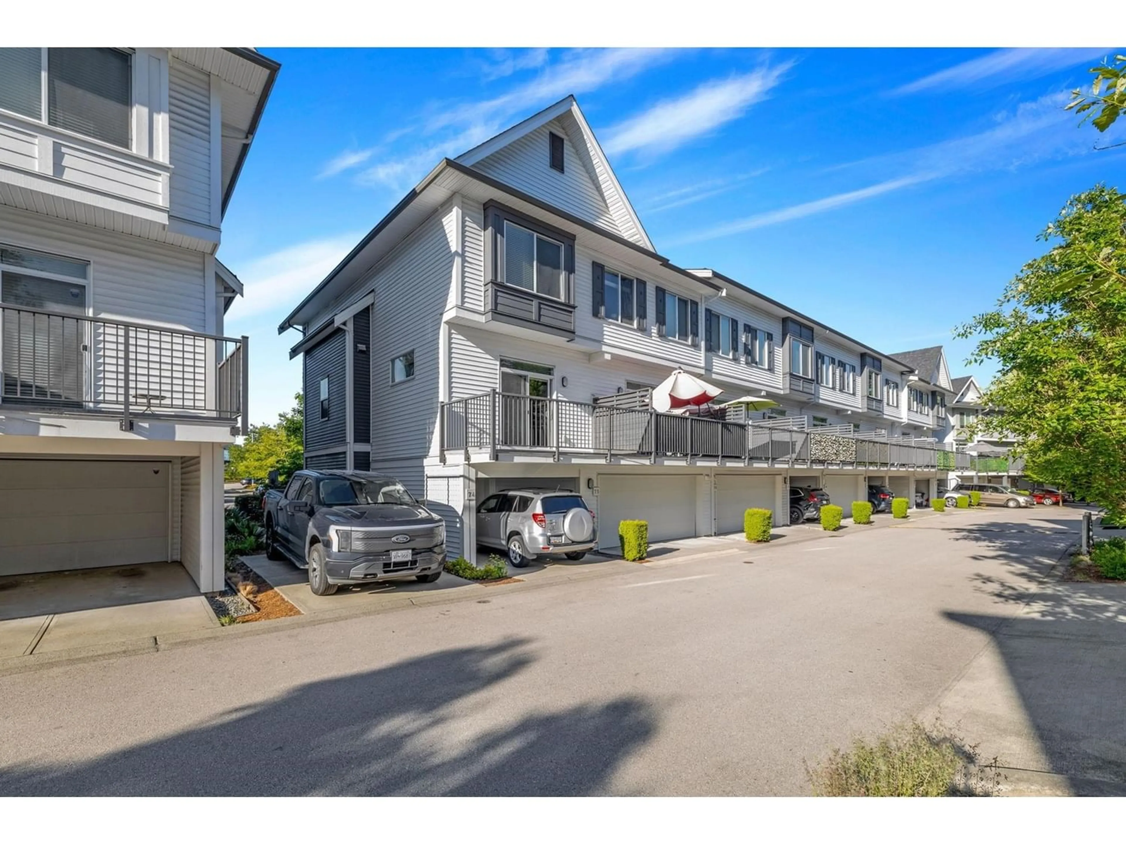 A pic from exterior of the house or condo for 74 15340 GUILDFORD DRIVE, Surrey British Columbia V3R0C9