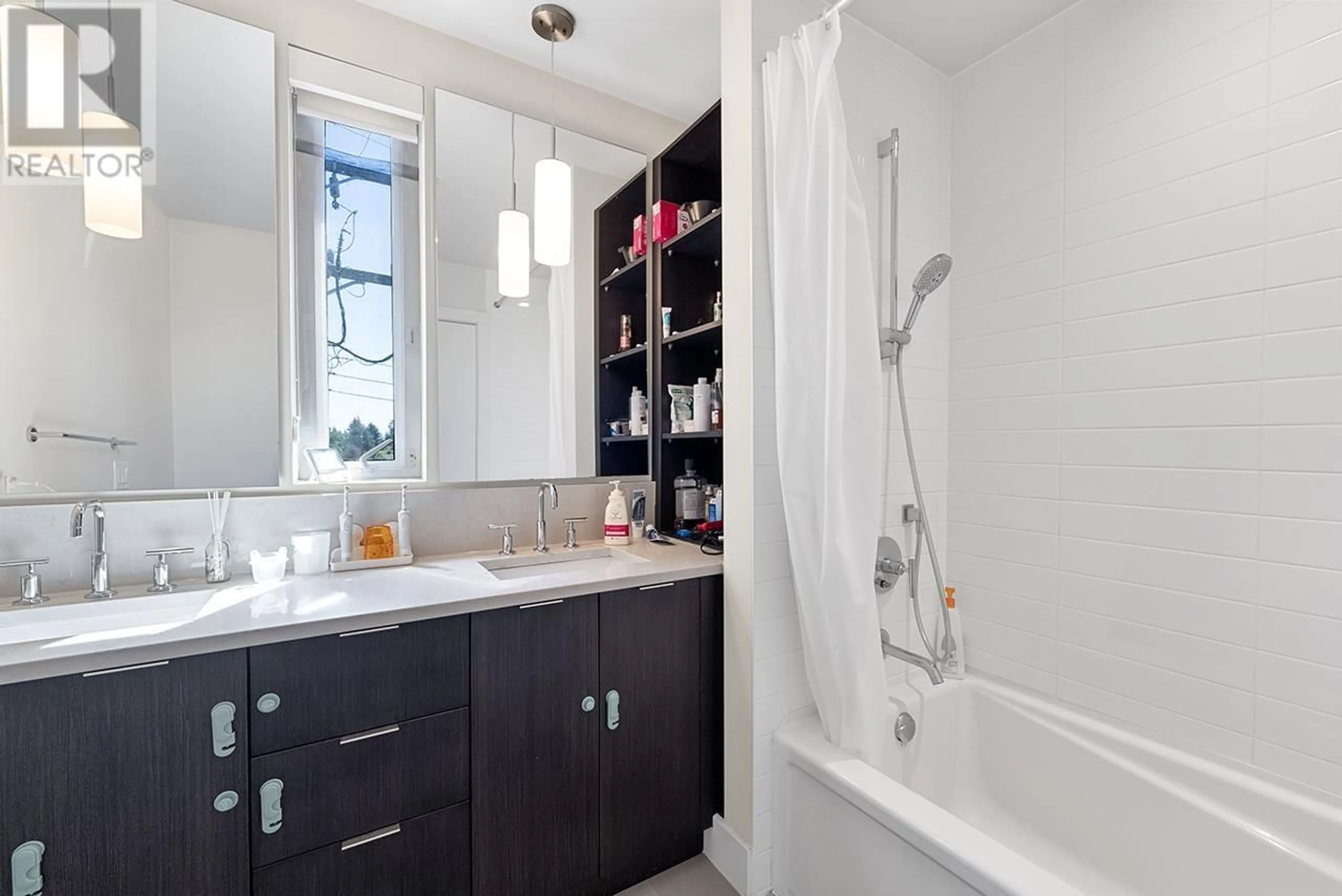 Bathroom for 5486 OAK STREET, Vancouver British Columbia V6M2V6