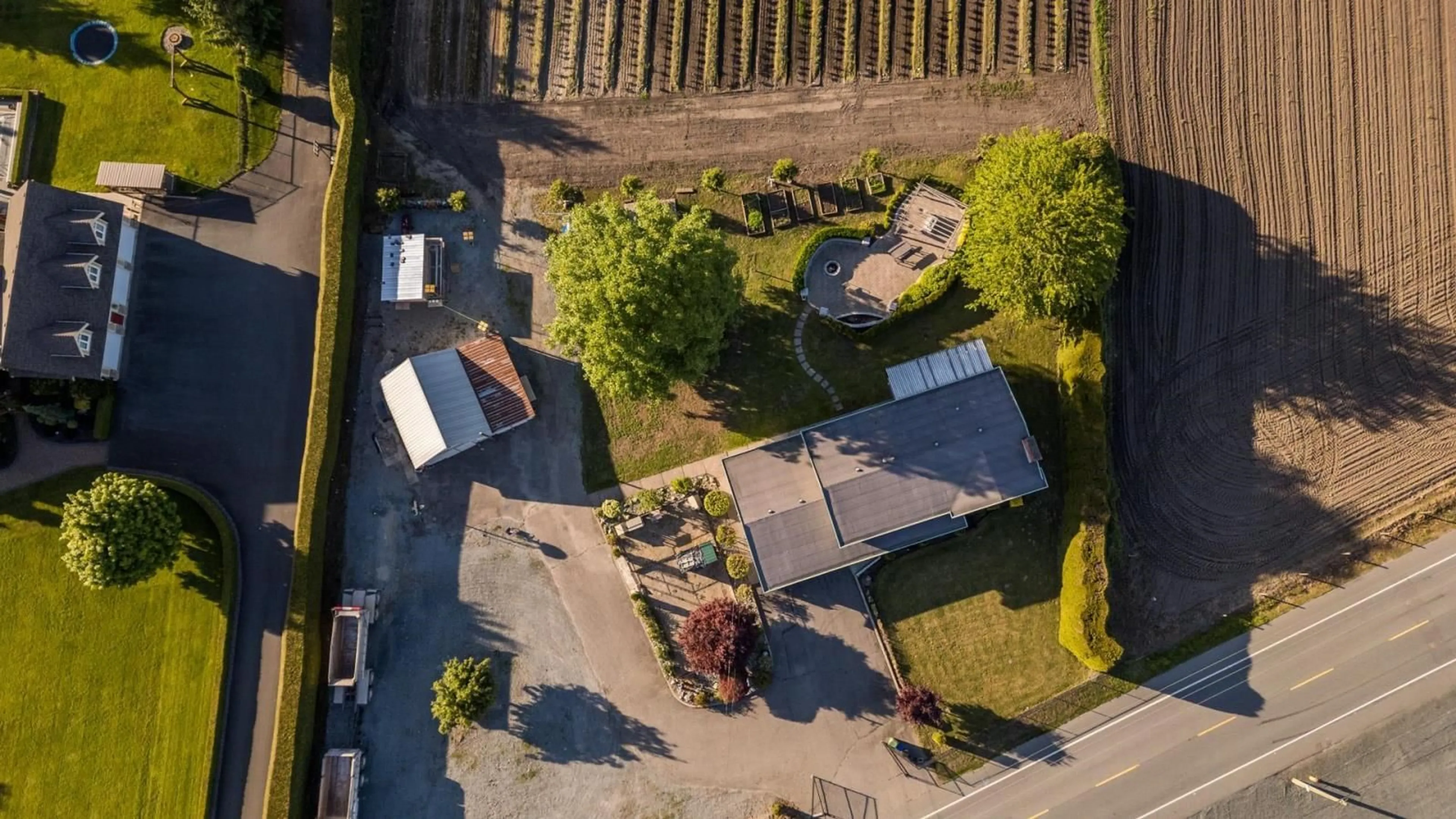 Frontside or backside of a home, the street view for 42505 YALE ROAD, Chilliwack British Columbia V2R4J4