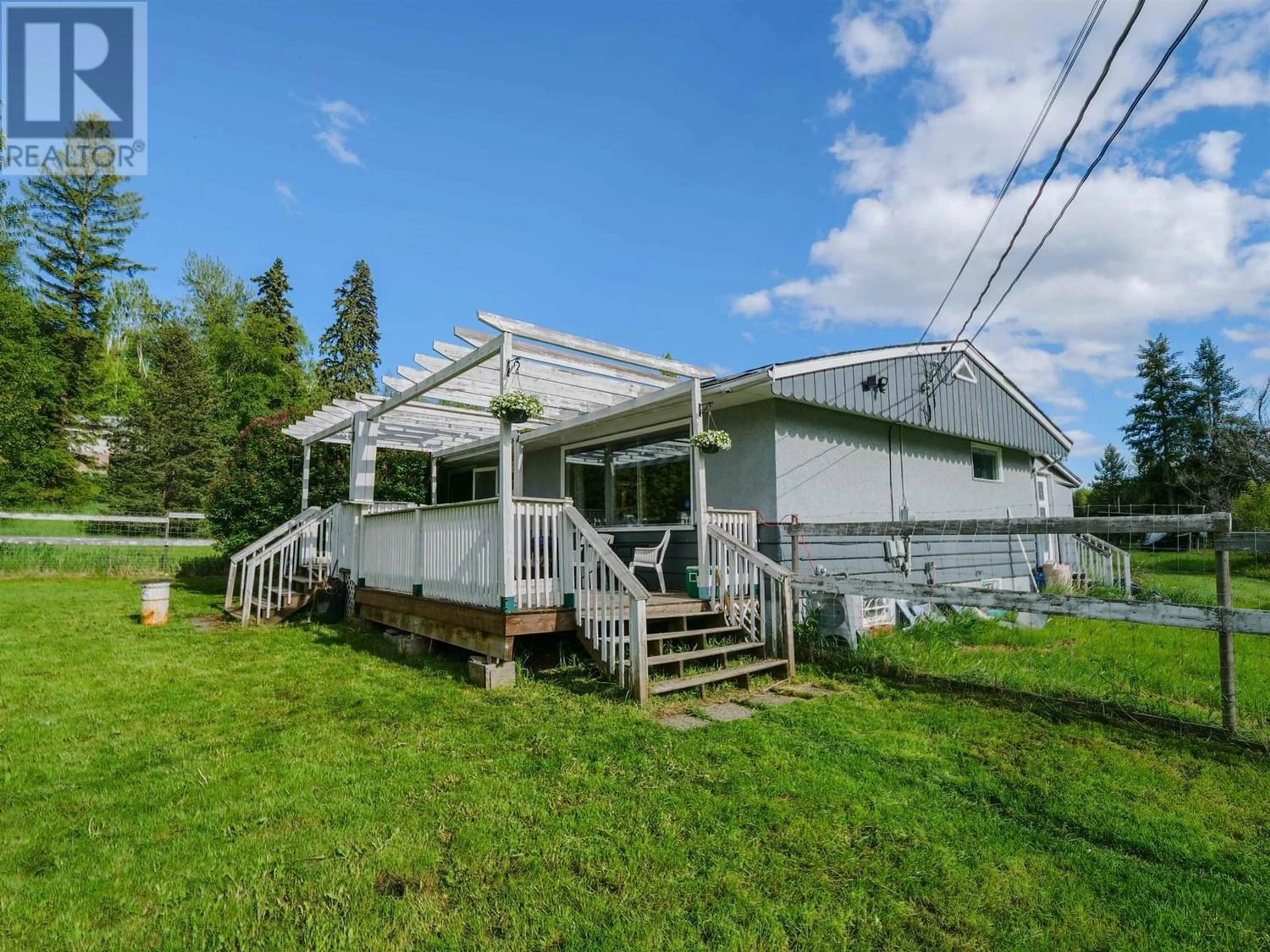 Outside view for 284 SCOTT ROAD, Quesnel British Columbia V2J6Z2