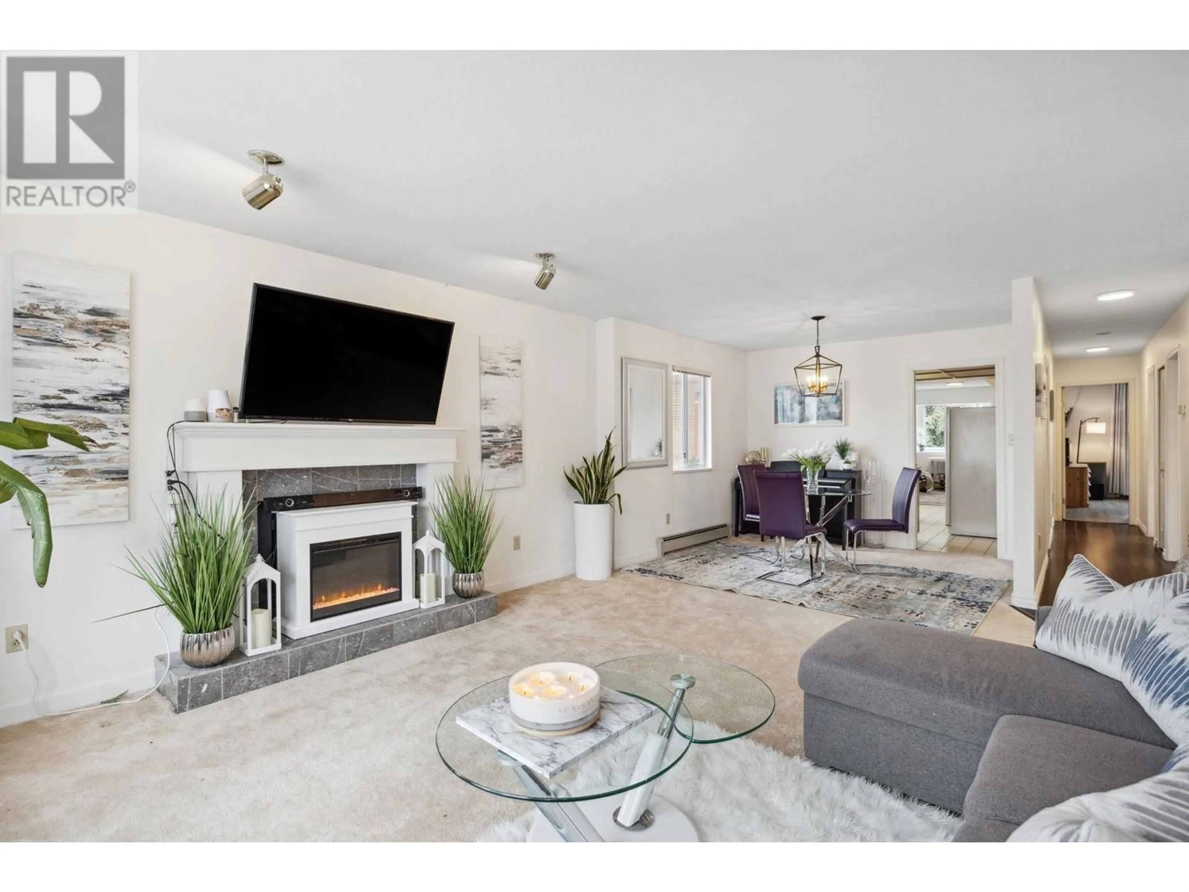 Living room for 21 E KING EDWARD AVENUE, Vancouver British Columbia V5V2B8