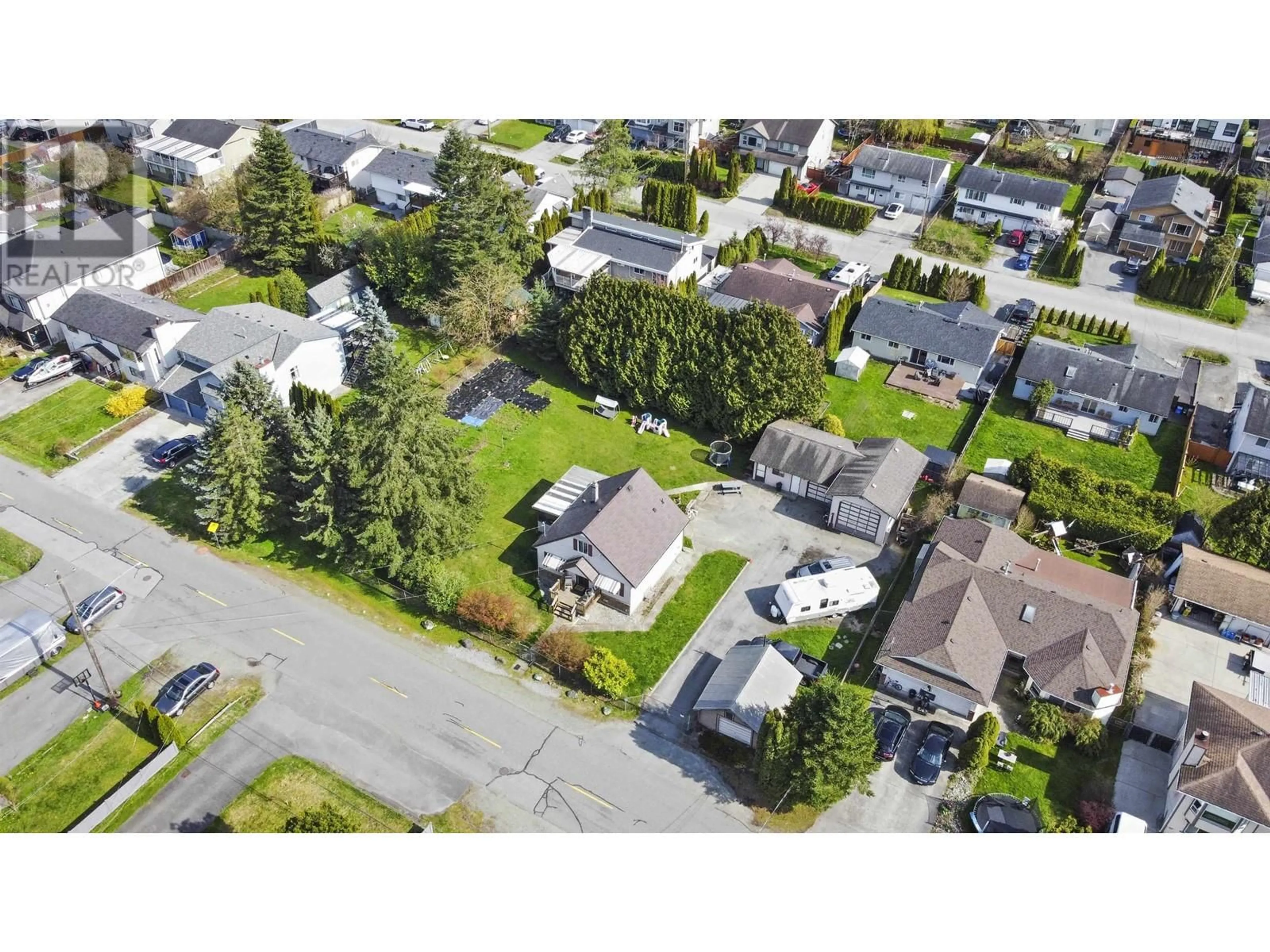A pic from outside/outdoor area/front of a property/back of a property/a pic from drone, street for 20138 LORNE AVENUE, Maple Ridge British Columbia V2X1G1