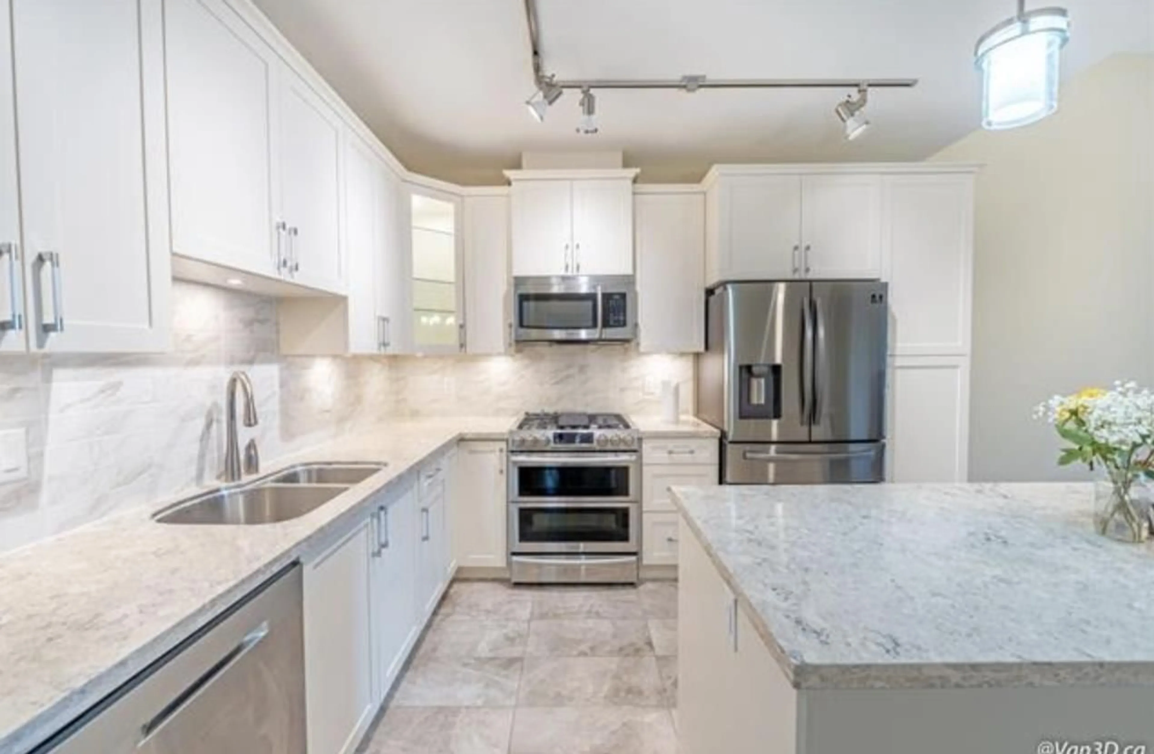 Contemporary kitchen, ceramic floors, cottage for 509 14588 MCDOUGALL DRIVE, Surrey British Columbia V4P0H1