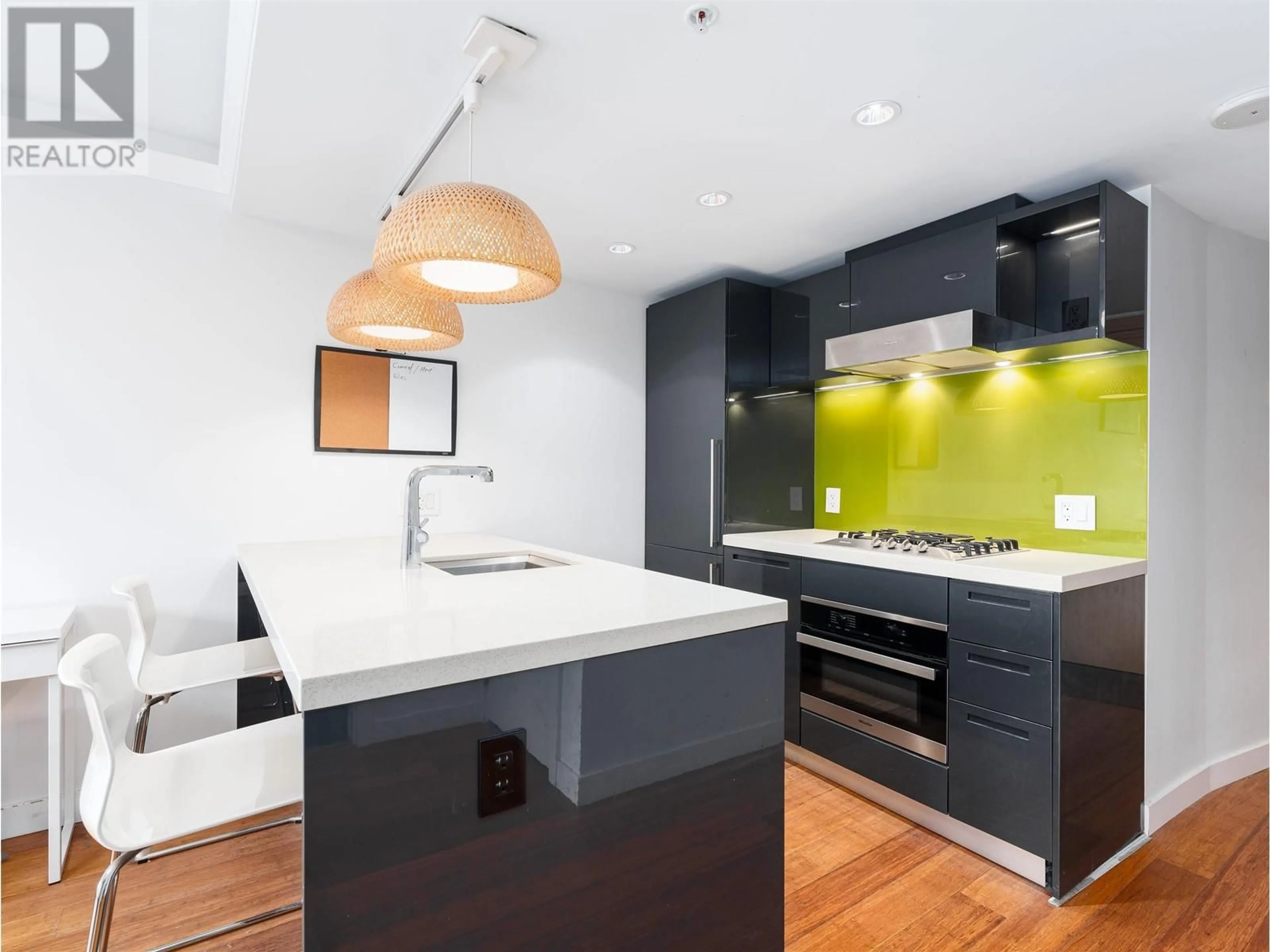 Contemporary kitchen for 1705 777 RICHARDS STREET, Vancouver British Columbia V6B0M6