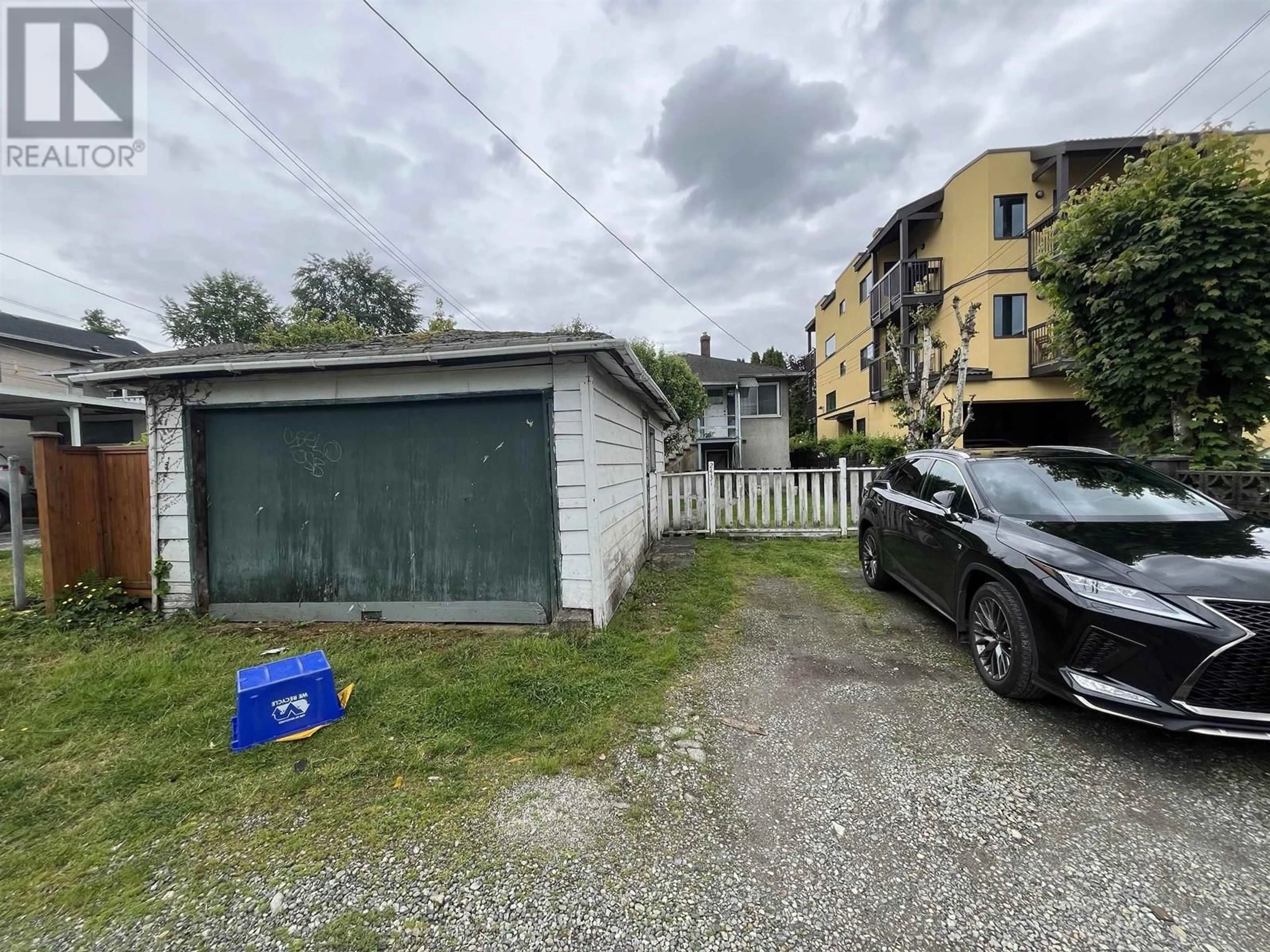 Shed for 2431 MCGILL STREET, Vancouver British Columbia V5K1G7