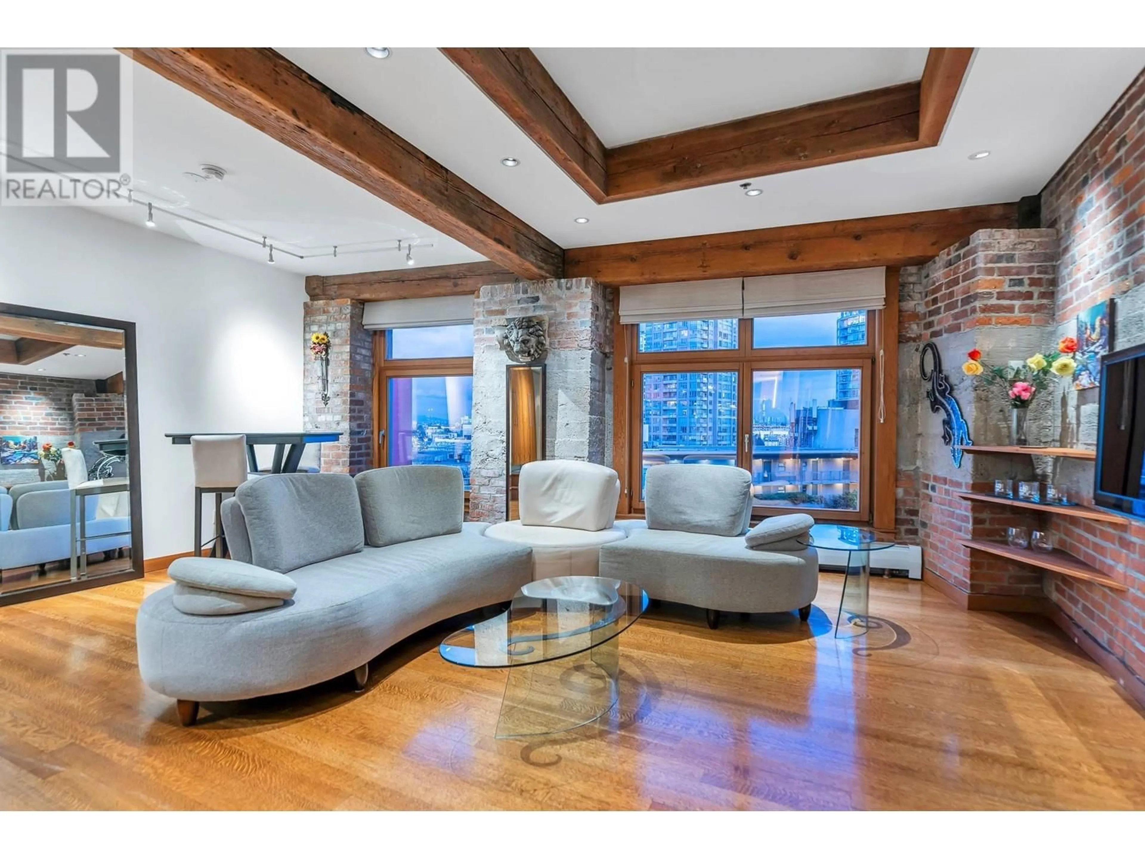 Living room for 804 518 BEATTY STREET, Vancouver British Columbia V6B6G8